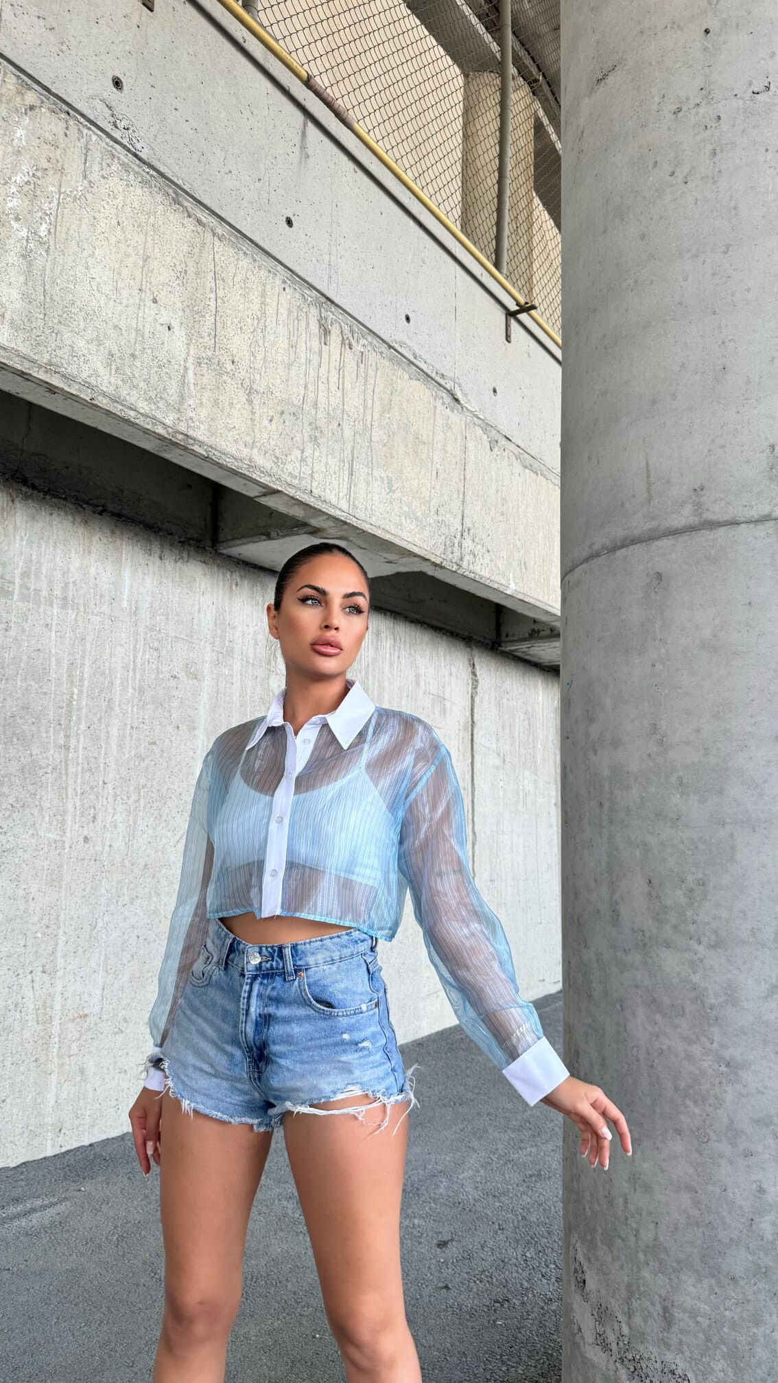 Grossista FENOMEN - Camicia corta trasparente a maniche lunghe