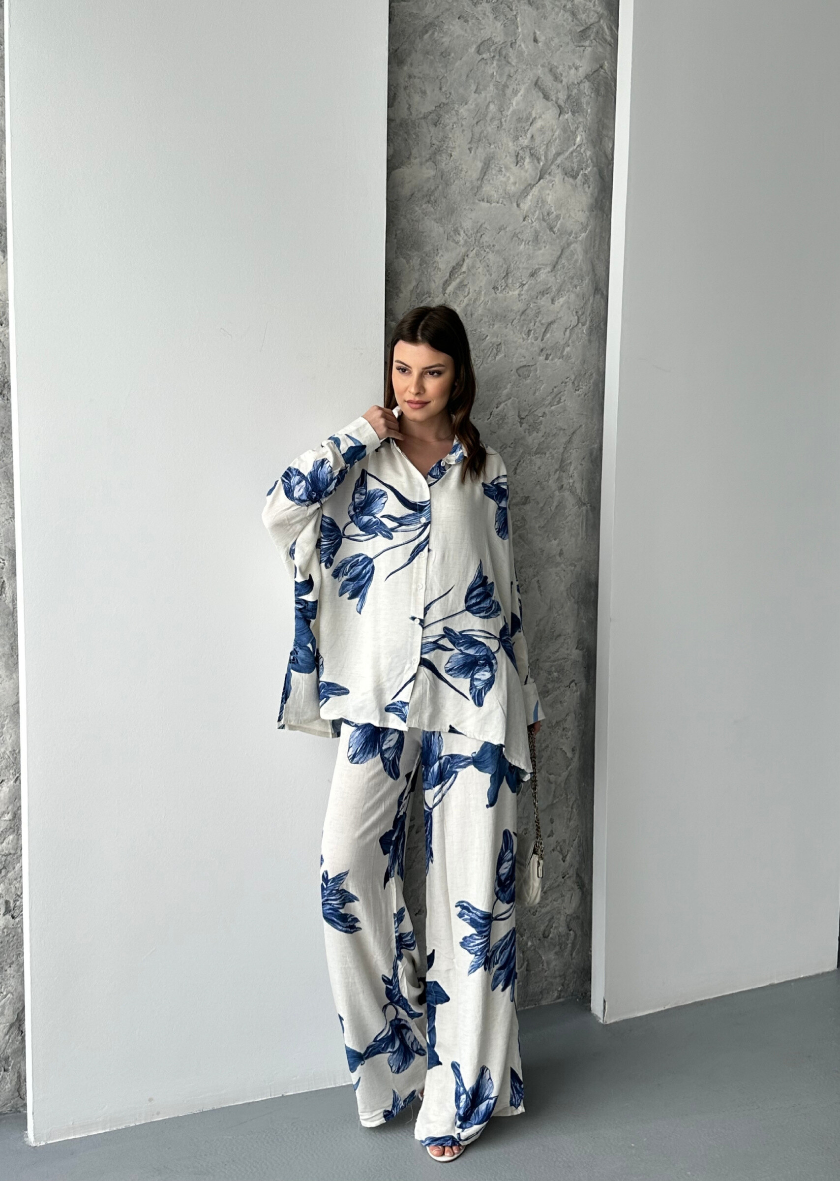 Großhändler FENOMEN - Übergroße Hemd und Hosen - Grafikdruck