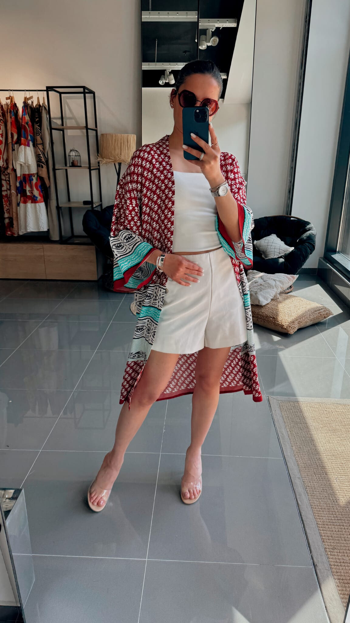 Grossista FENOMEN - Kimono Ampio Beige & Rosso Etnico - Maniche a Mezza Lunghezza - In Cotone - Abito da Spiaggia