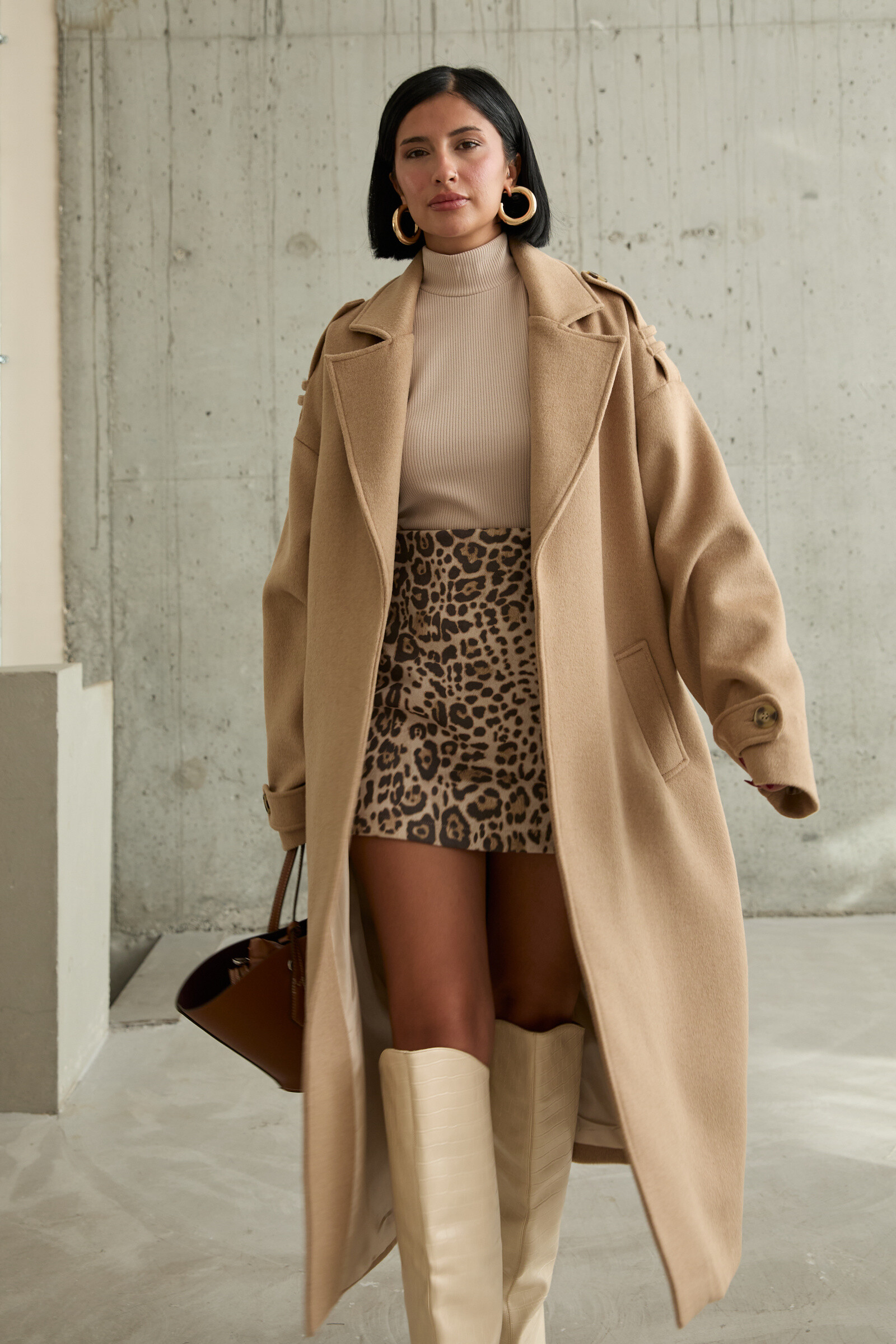 Grossista FENOMEN - Cappotto lungo e oversize con cintura in vita
