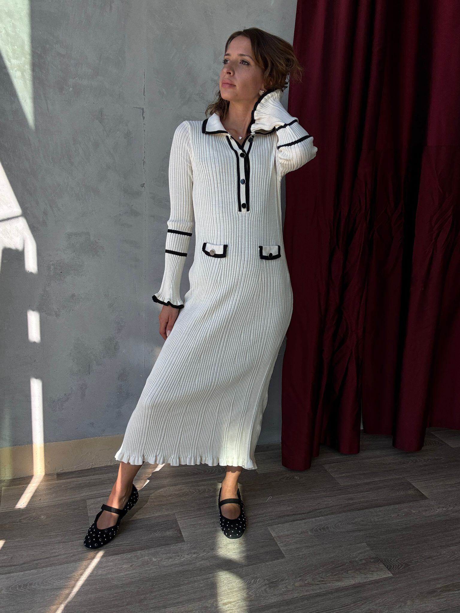 Grossiste ASHILDA PARIS - Robe en maille mi-longue avec col à rabat et décolleté en V