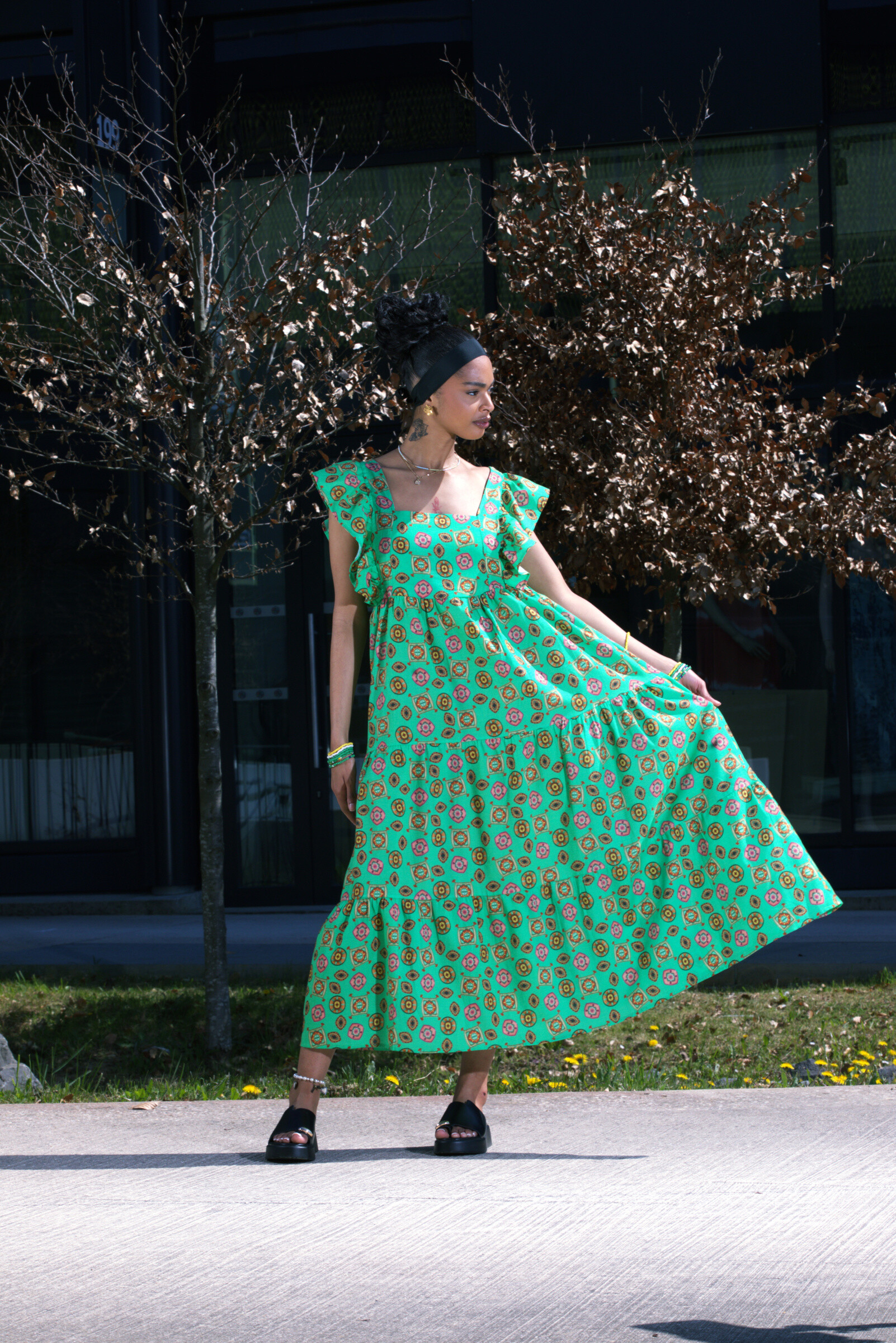 Grossiste FENOMEN - Robe Longue Fluide à Volants –  Coton – VERT - Sans Manches