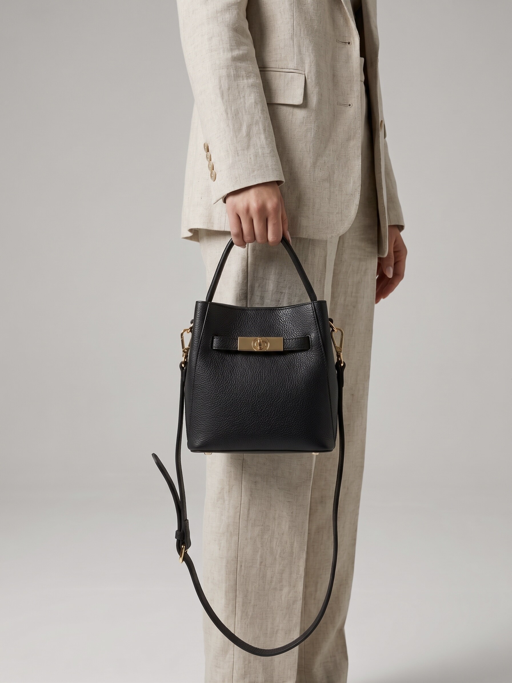 Wholesaler FERRARINA - Bucket bag