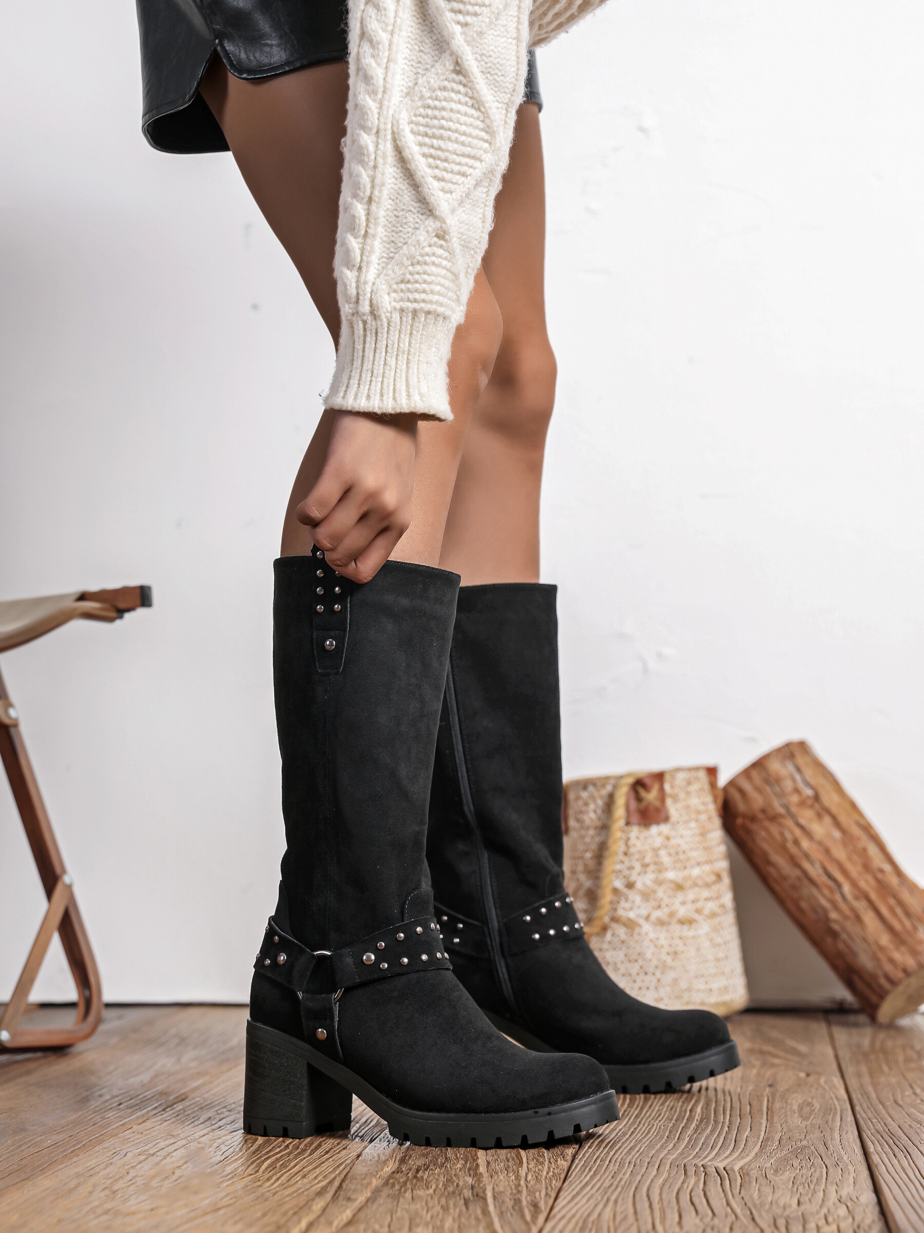 Wholesaler FINDLAY / COVANA - Studded boots