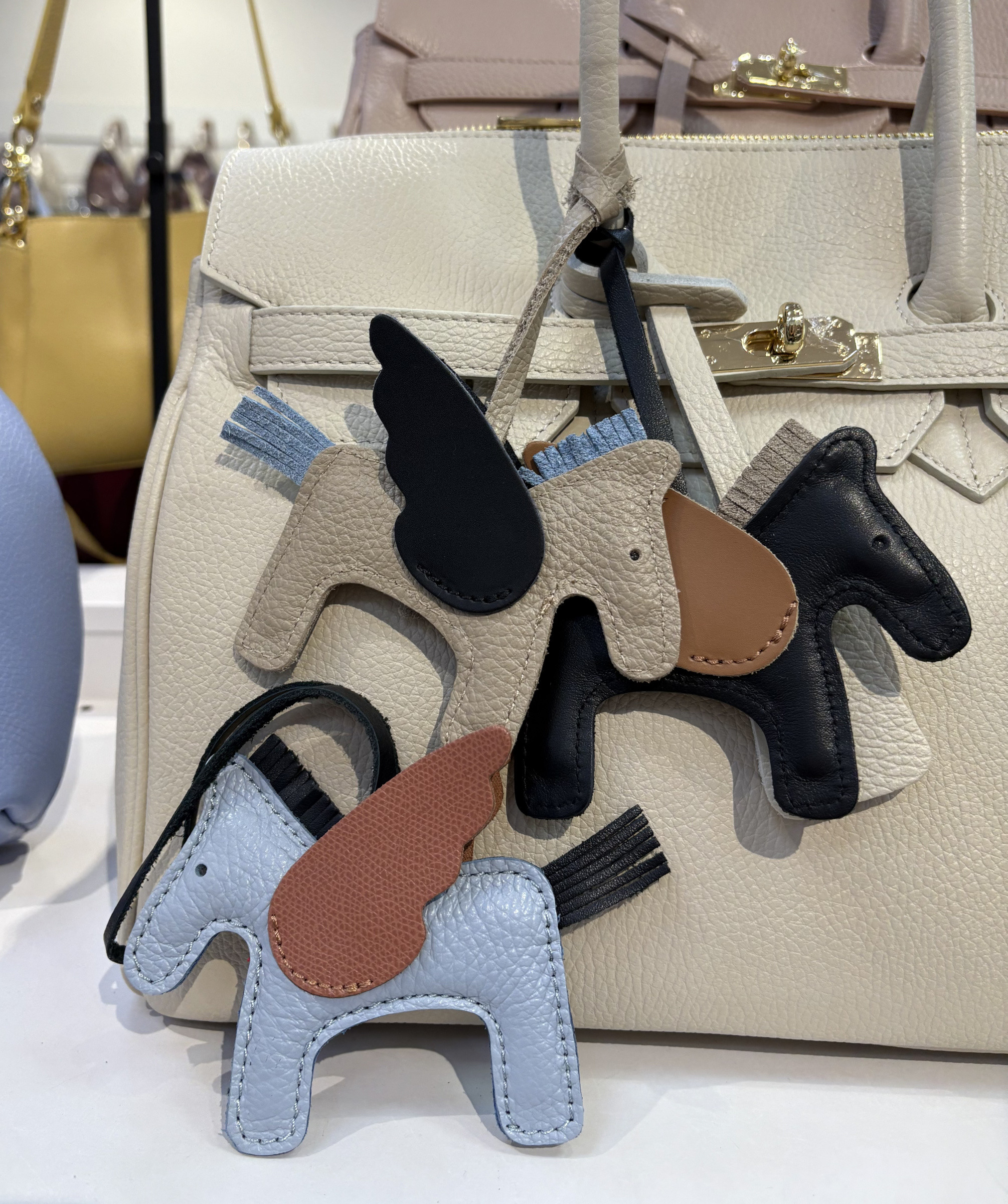 Wholesaler FIORE BAGS - LEATHER HORSE CHARM FOR BAGS AND KEYS