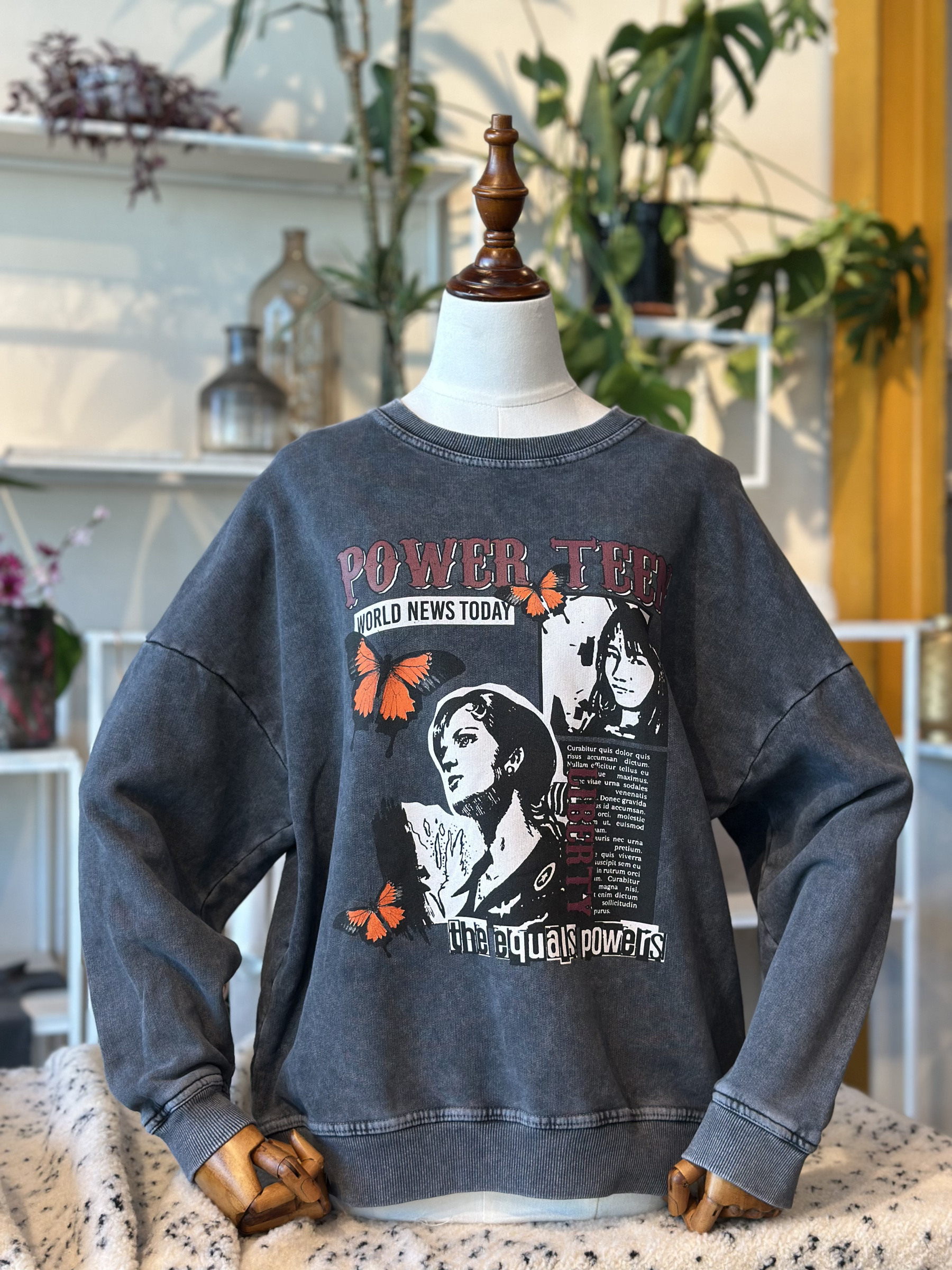 Mayorista FIRSTAGE - Sudadera stonewash para mujer con estampado de cara de mujer Power Teen vintage Hecho en Italia