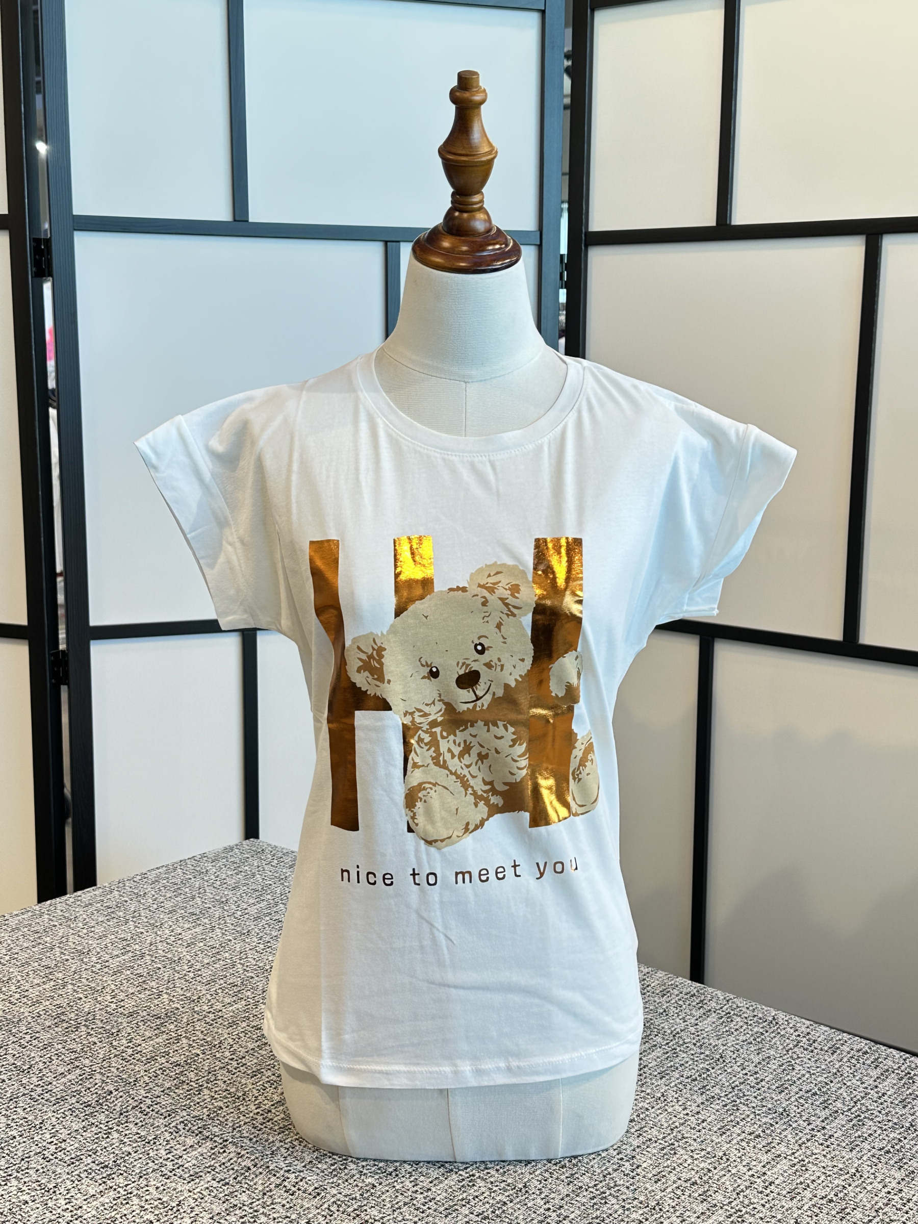Wholesaler FIRSTAGE - T-shirt with 'HI' print and bear.