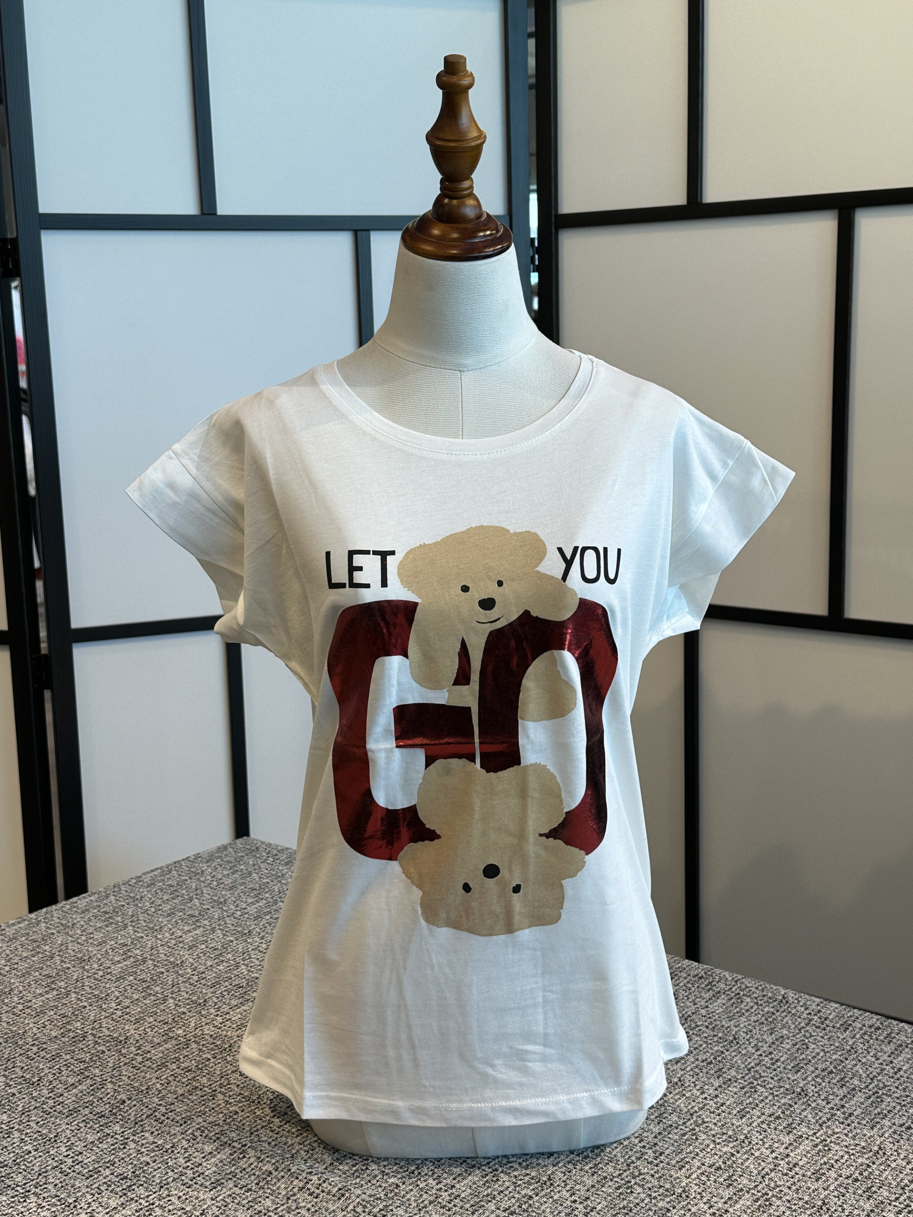 Wholesaler FIRSTAGE - T-shirt with 'LET YOU GO' print and bears