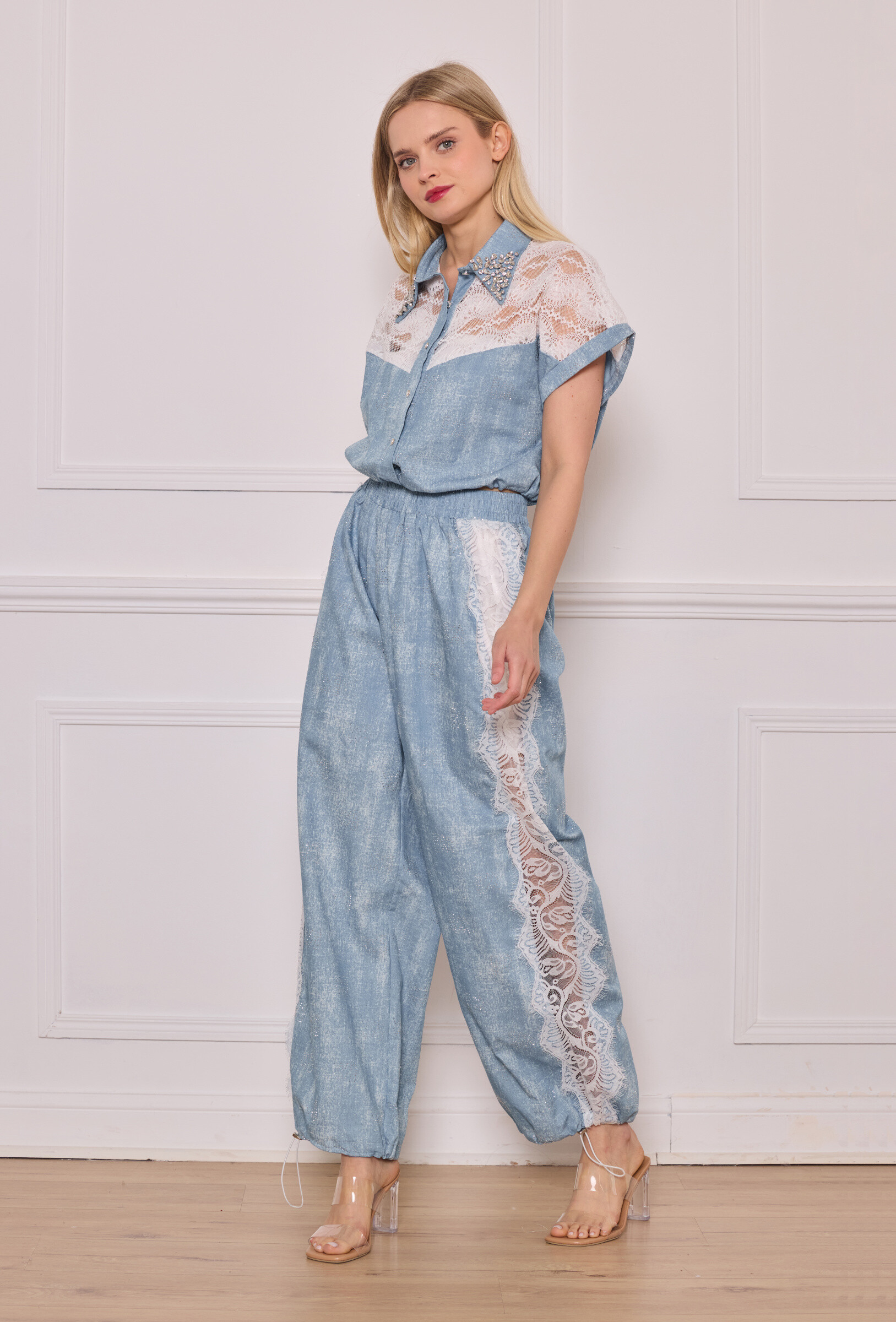 Wholesaler Flam Mode - Denim effect blue set with white lace and jewelry collar