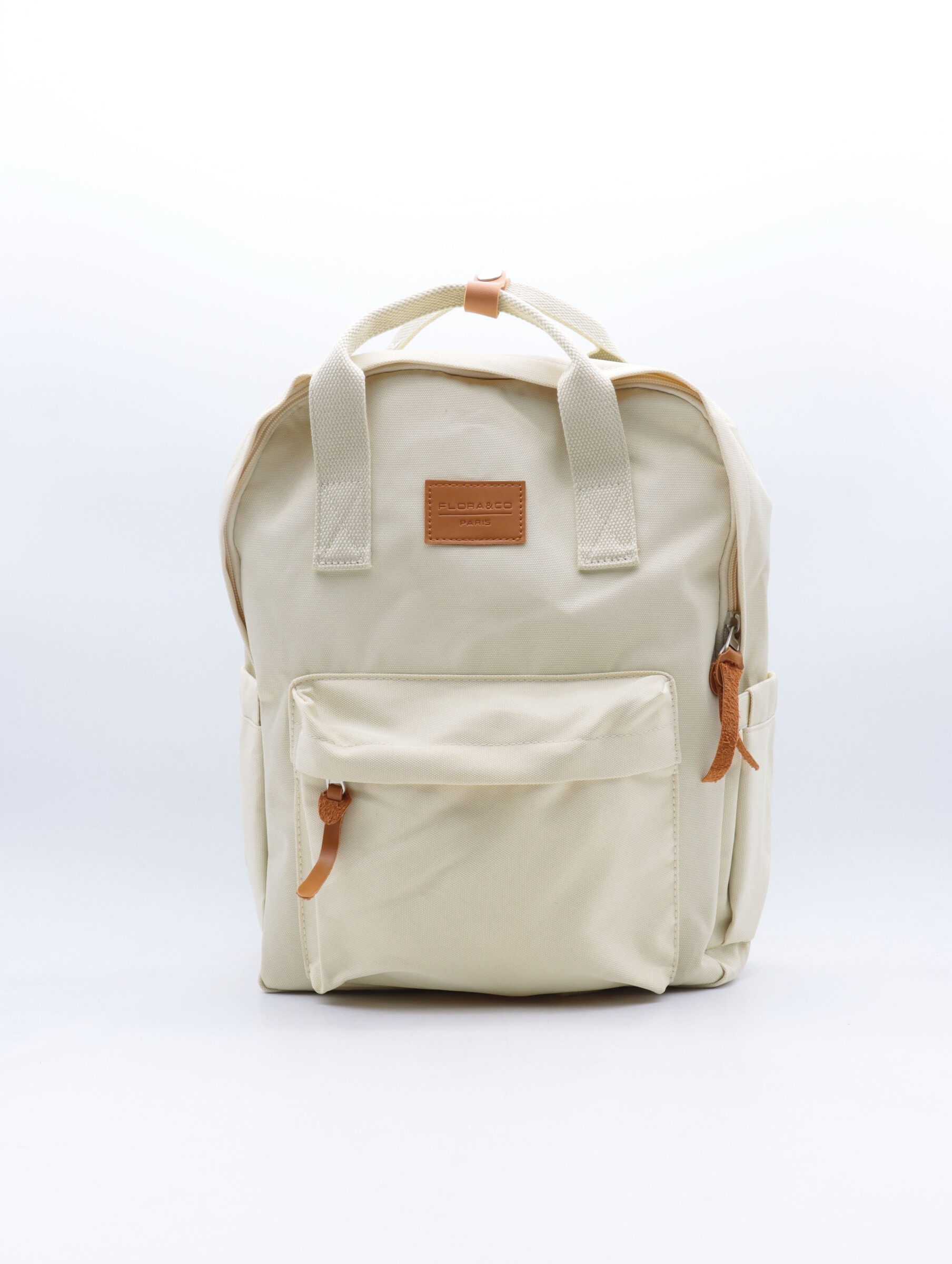 Backpack
top zip closure
rear zip pocket
front zip pocket
interior zip pocket
pockets on both sides for water bottles
L28*H38*P14 cm