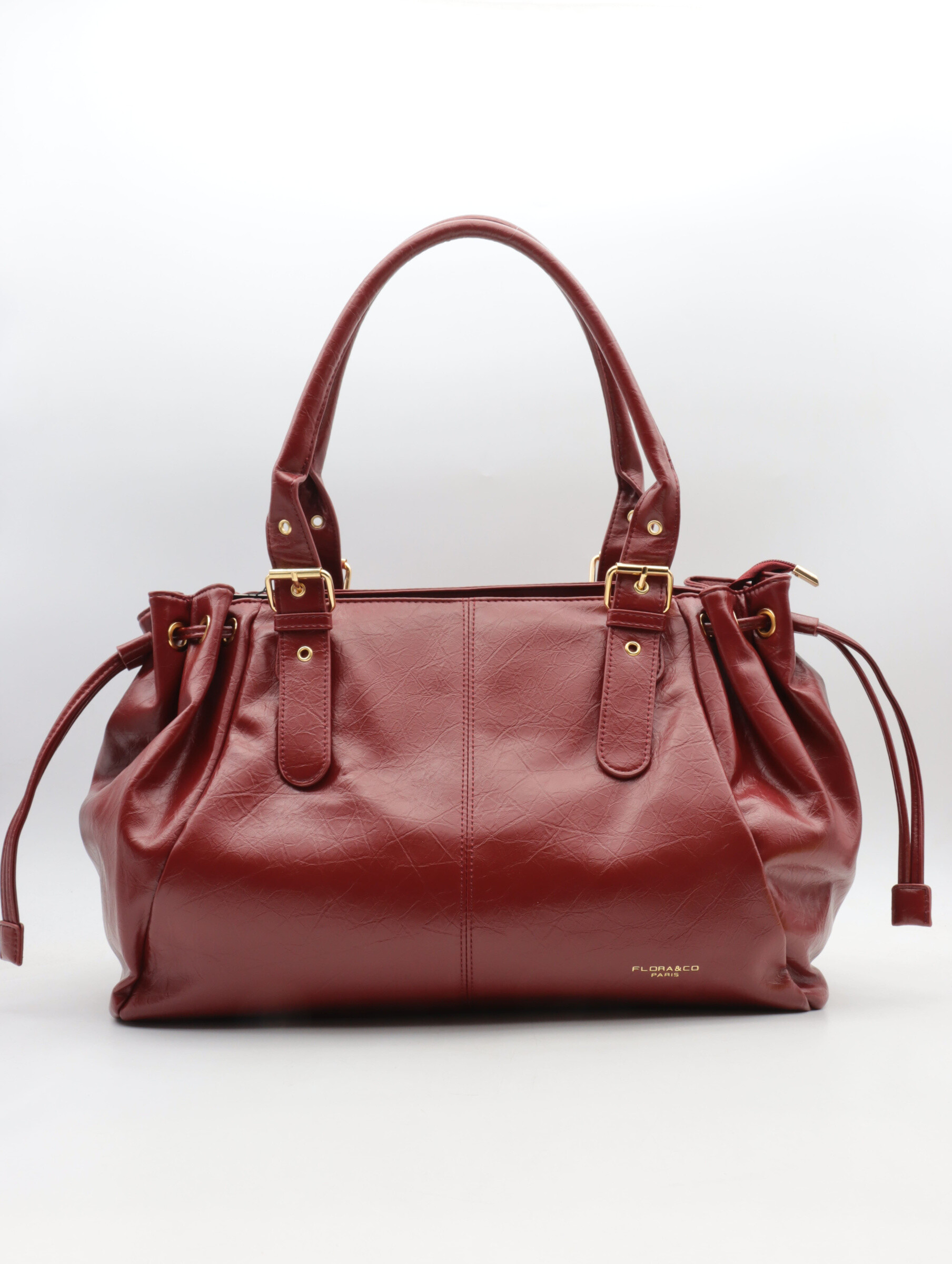 Sac à main
poignet réglable en hauteur
2 compartiments
fermeture par le haut zippée
poche arrière zippée
poche intérieur zippée
doublure imprimé fleur
L40*H28*P15 cm