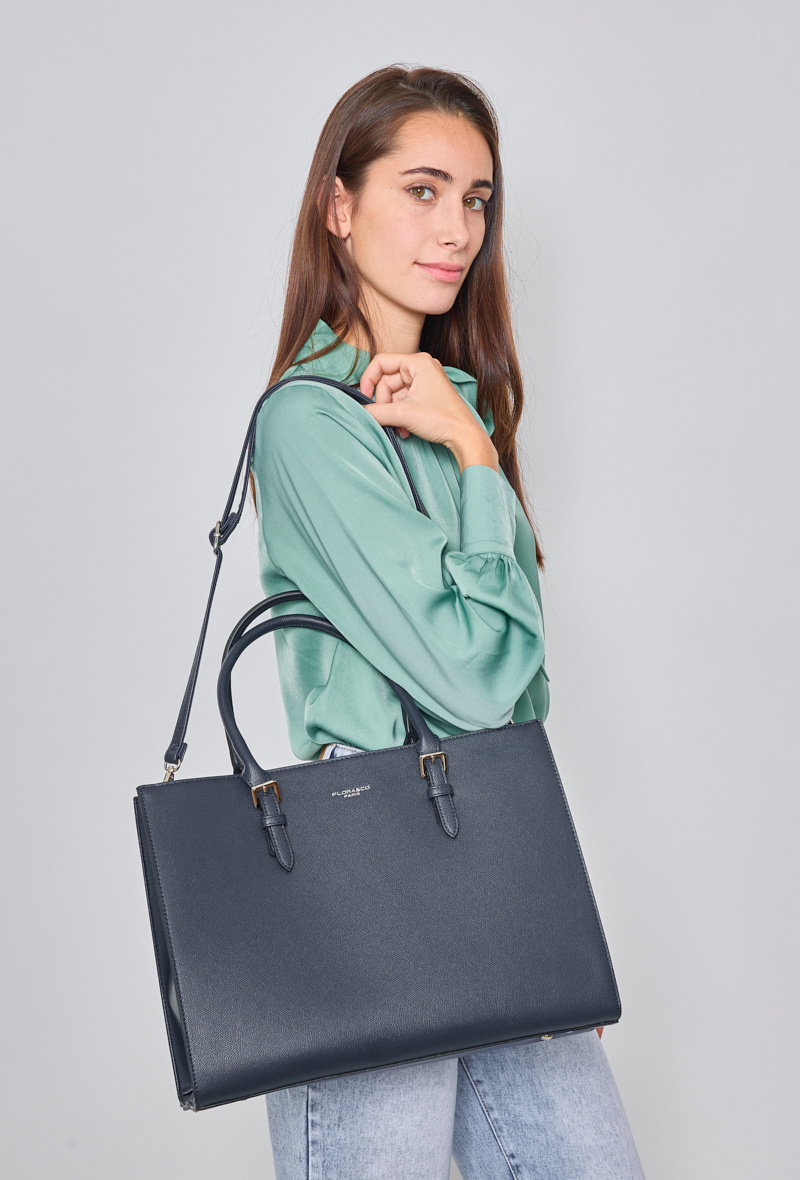 Wholesaler Flora & Co - A4 size handbag