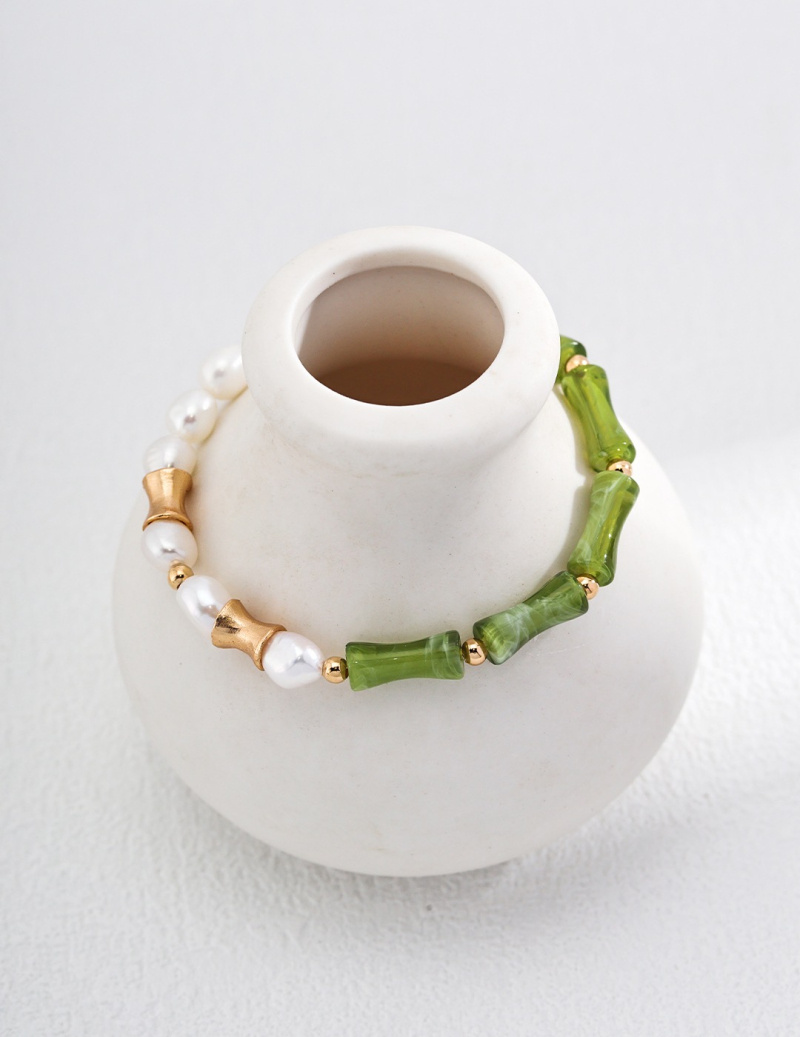 Wholesaler Flyja - Natural cultured pearl bracelet with green resin beads