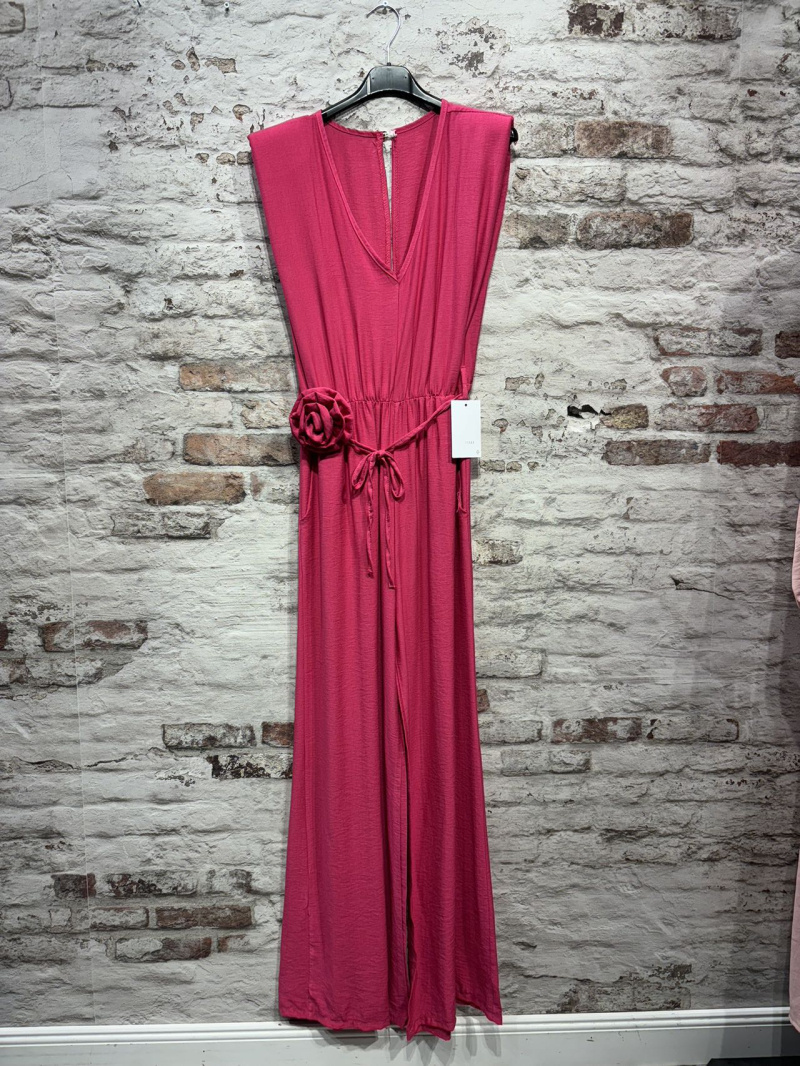 Wholesaler FOLIE LOOK - Plain jumpsuit with belt and embossed flower