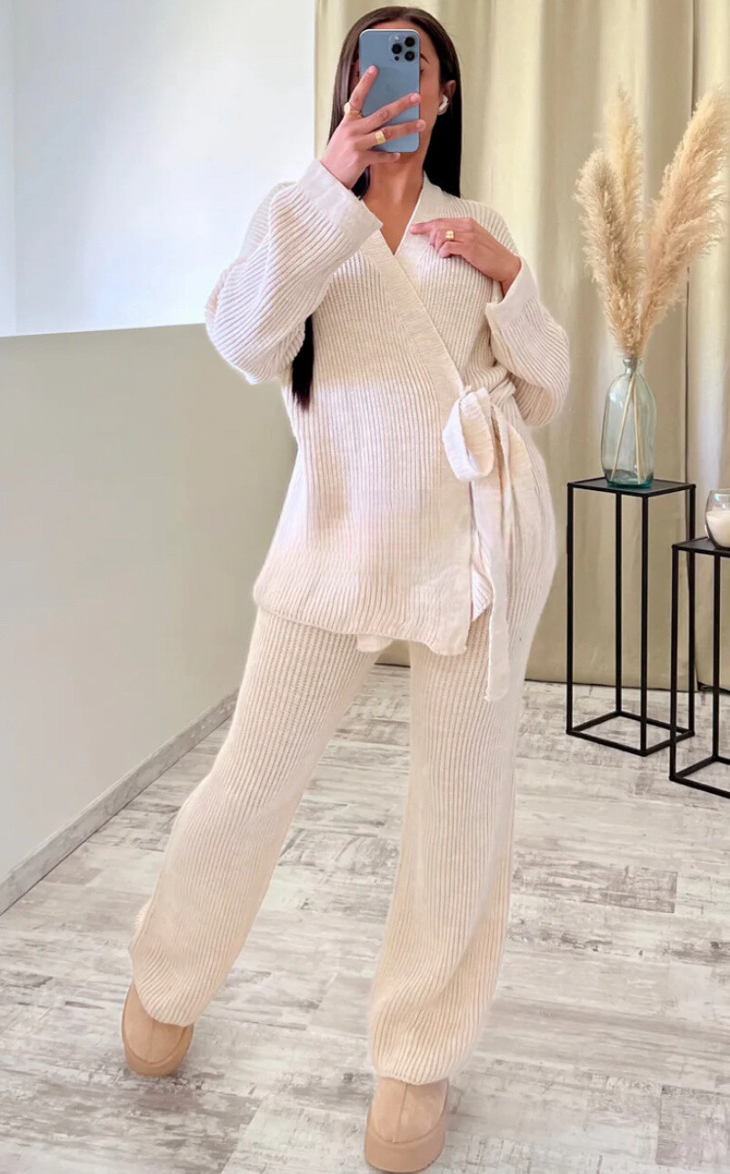 Wholesaler FOLIE LOOK - Plain wrap cardigan and knitted pants set