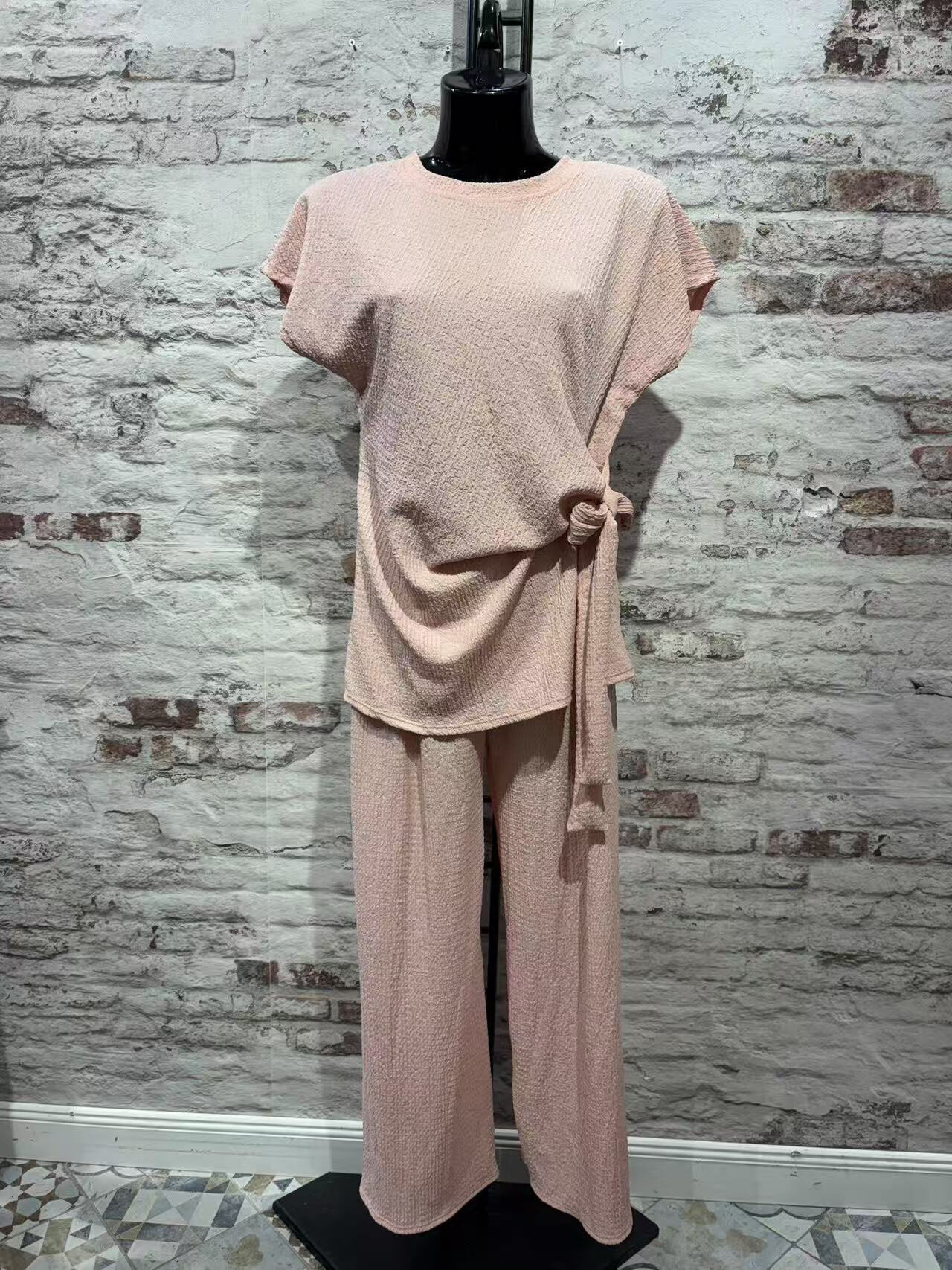 Grossiste FOLIE LOOK - Ensemble confortable avec pantalon et noeud