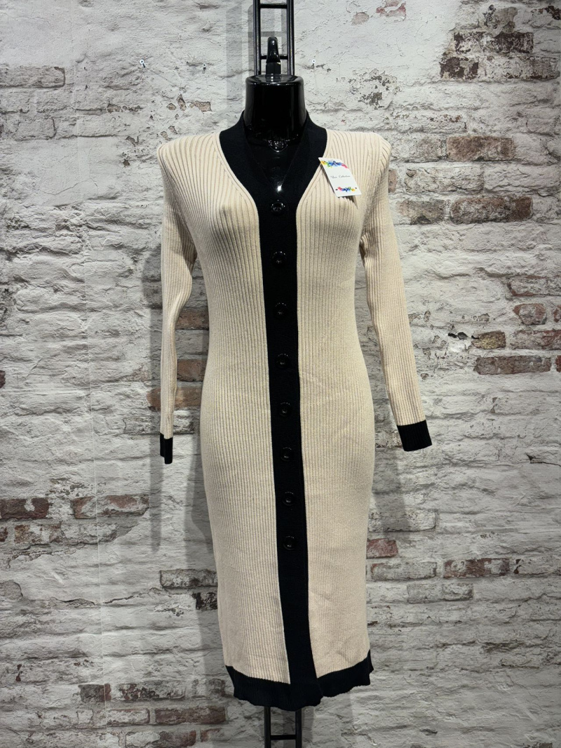 Wholesaler FOLIE LOOK - Long-sleeve buttoned vest dress