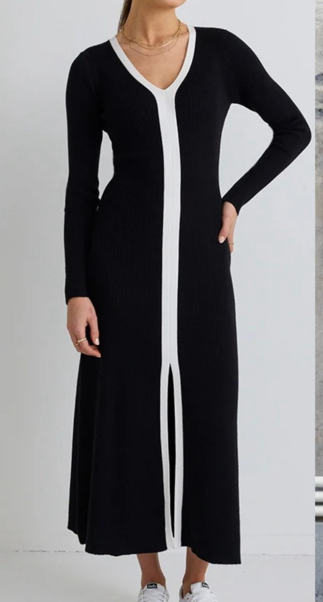 Wholesaler FOLIE LOOK - Long-sleeved dress with white stripe decoration in the middle