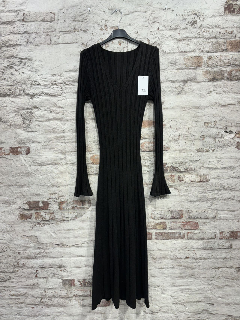 Wholesaler FOLIE LOOK - Long plain round neck dress with long sleeves and small belt