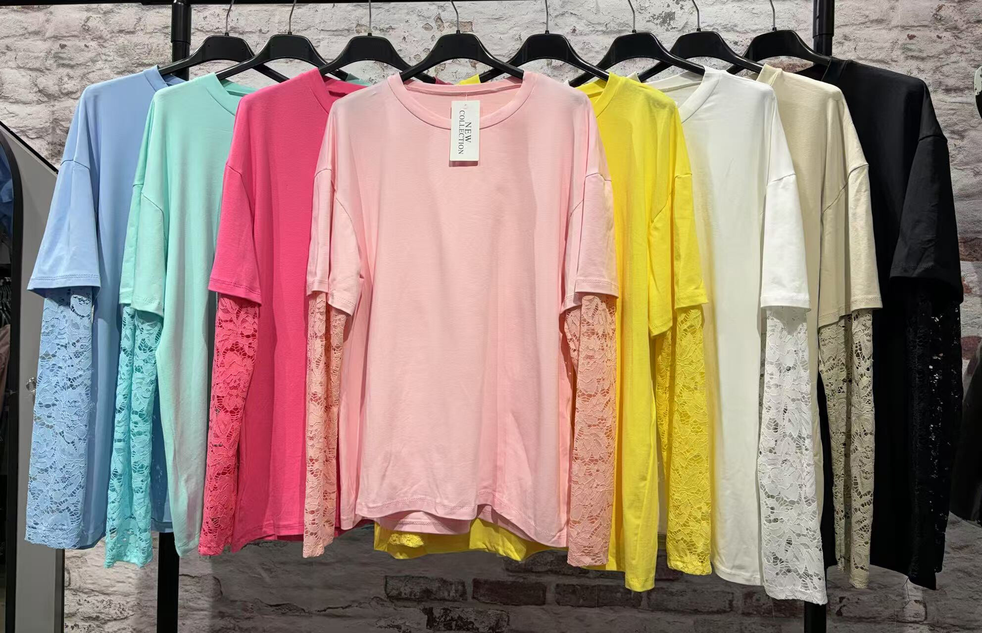 Wholesaler FOLIE LOOK - Cotton t-shirt with round neck with lace sleeves