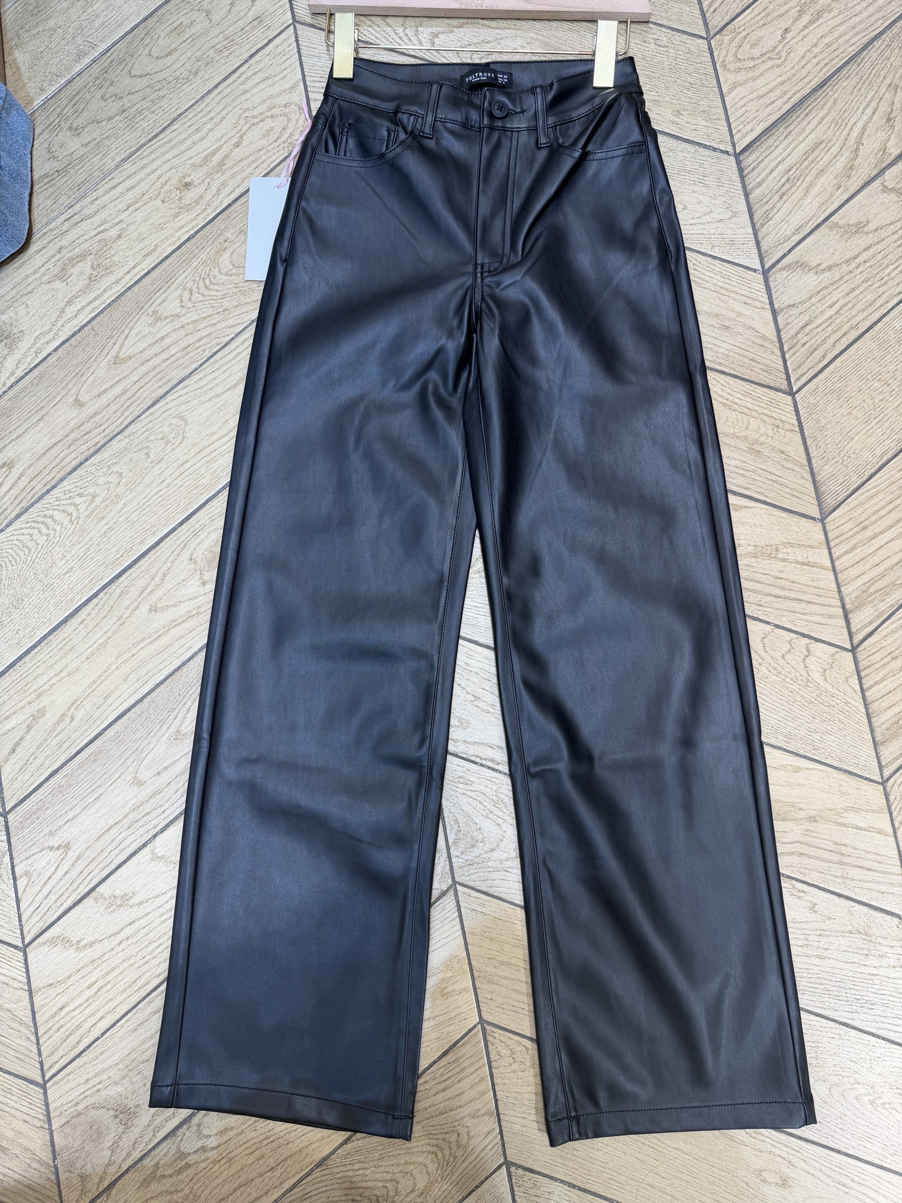 Grossista FOLYROSE - PANTALONI A GAMBA LARGA IN ECOPELLE