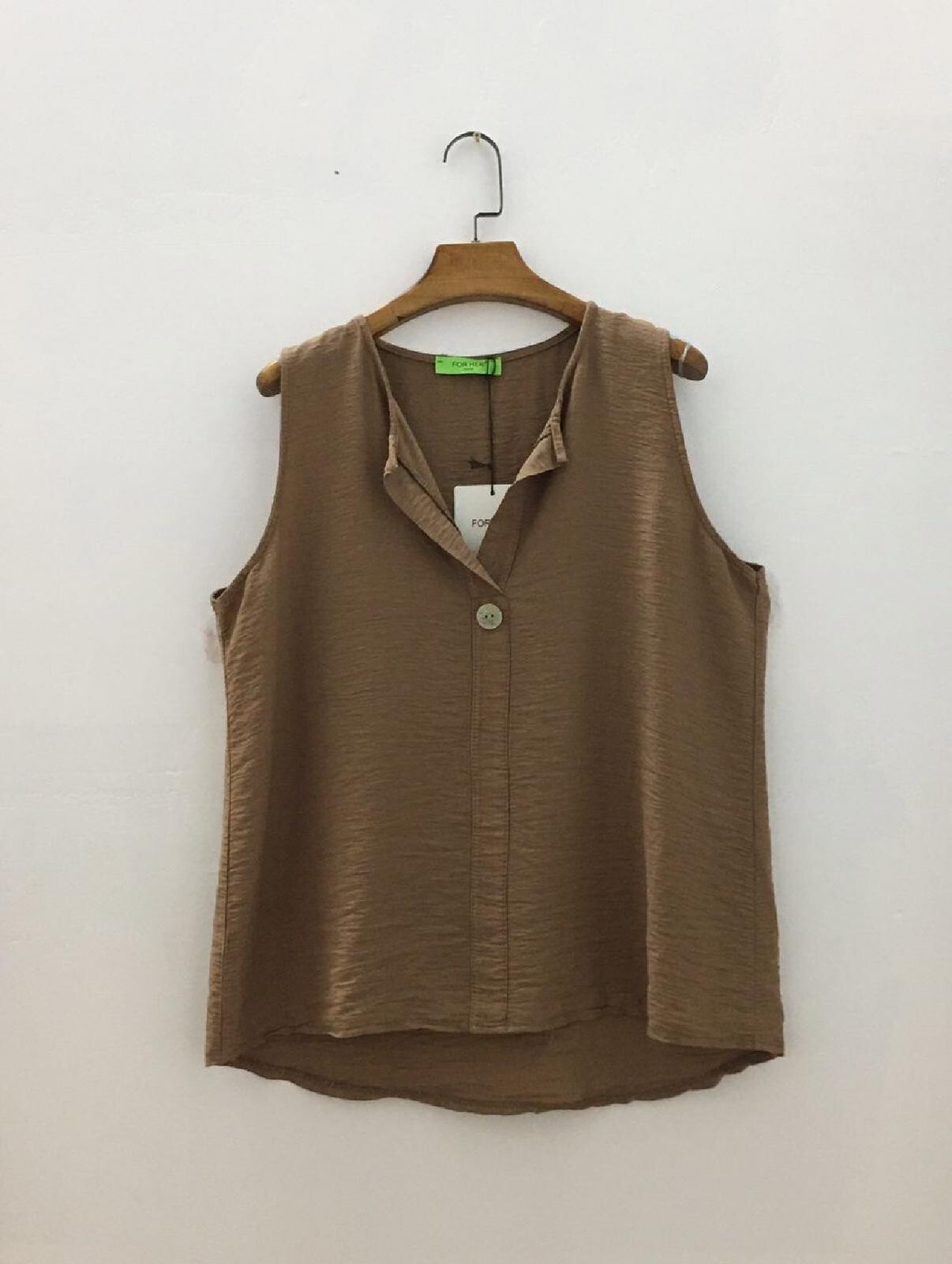 Mayorista For Her Paris Grande Taille - Camiseta de viscosa lisa con un botón