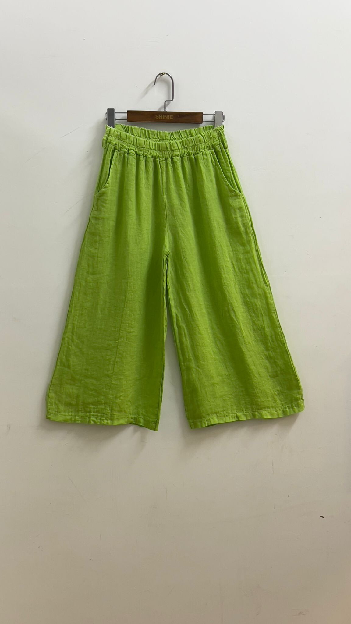 Wholesaler For Her Paris Grande Taille - Cropped pants in 100% linen, very wide, elasticated waist, 2 pockets