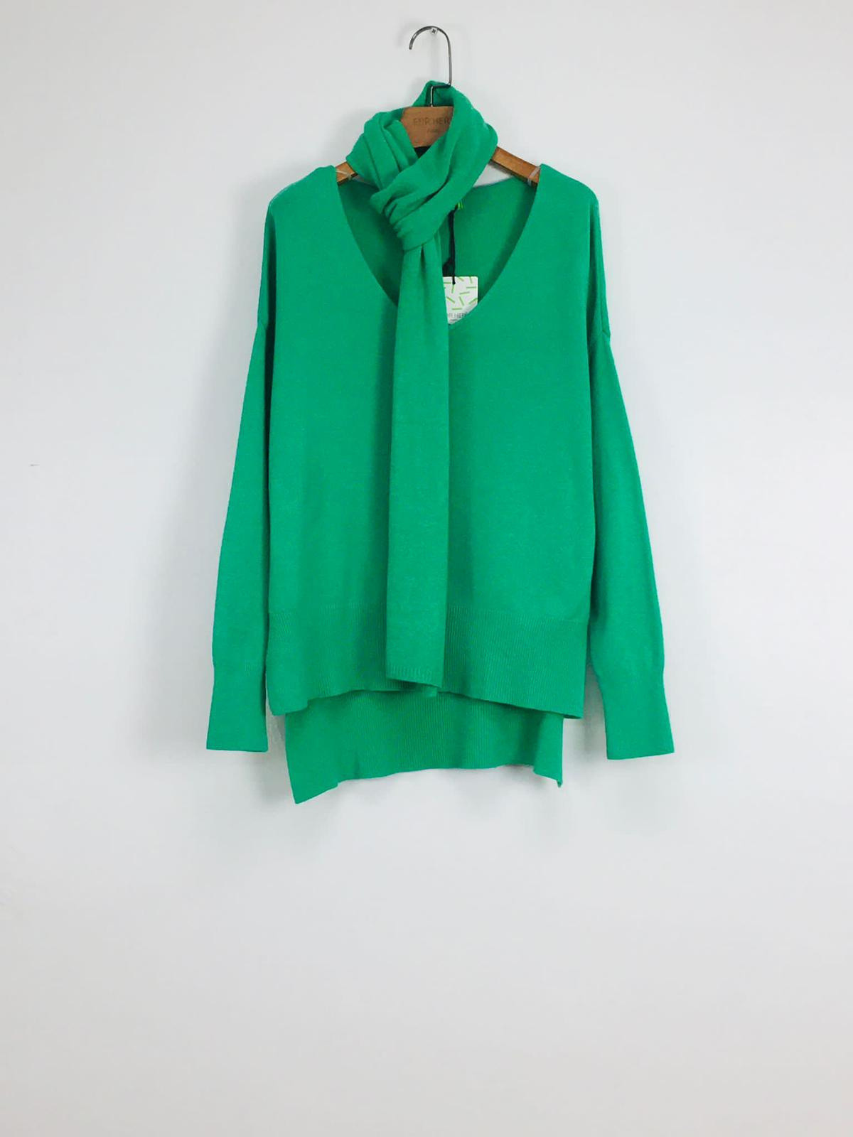 Wholesaler For Her Paris Grande Taille - Plain V-neck sweater with viscose scarf