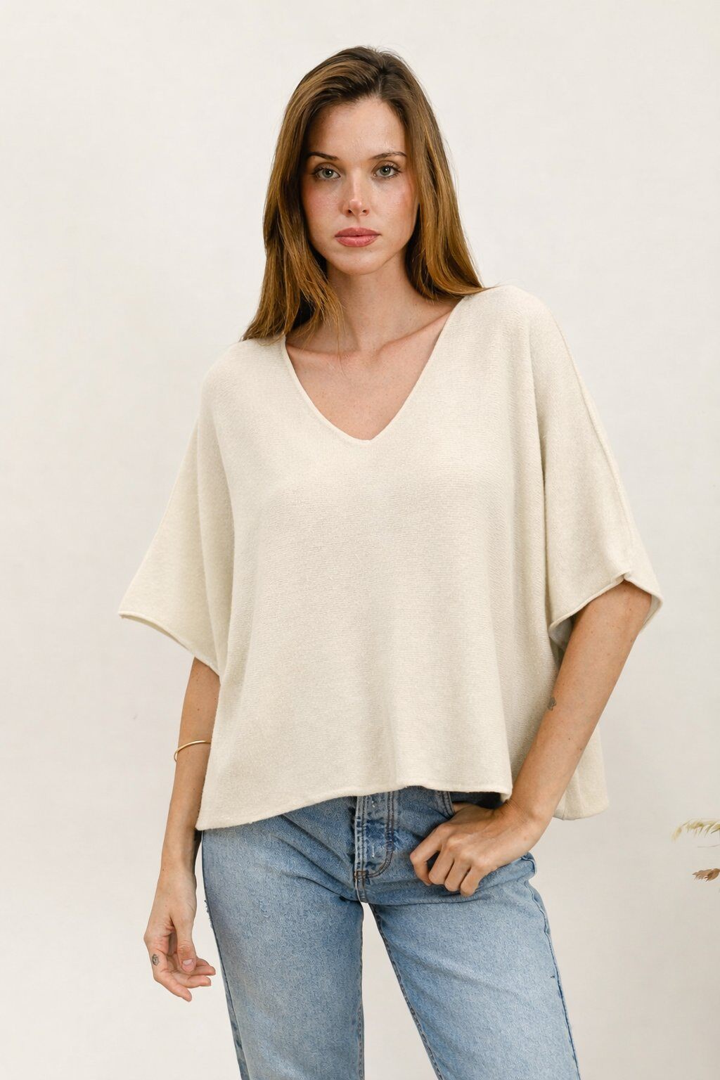 Wholesaler For Her Paris Grande Taille - Seamless oversized solid sweater with 3/4 sleeves and V-neck