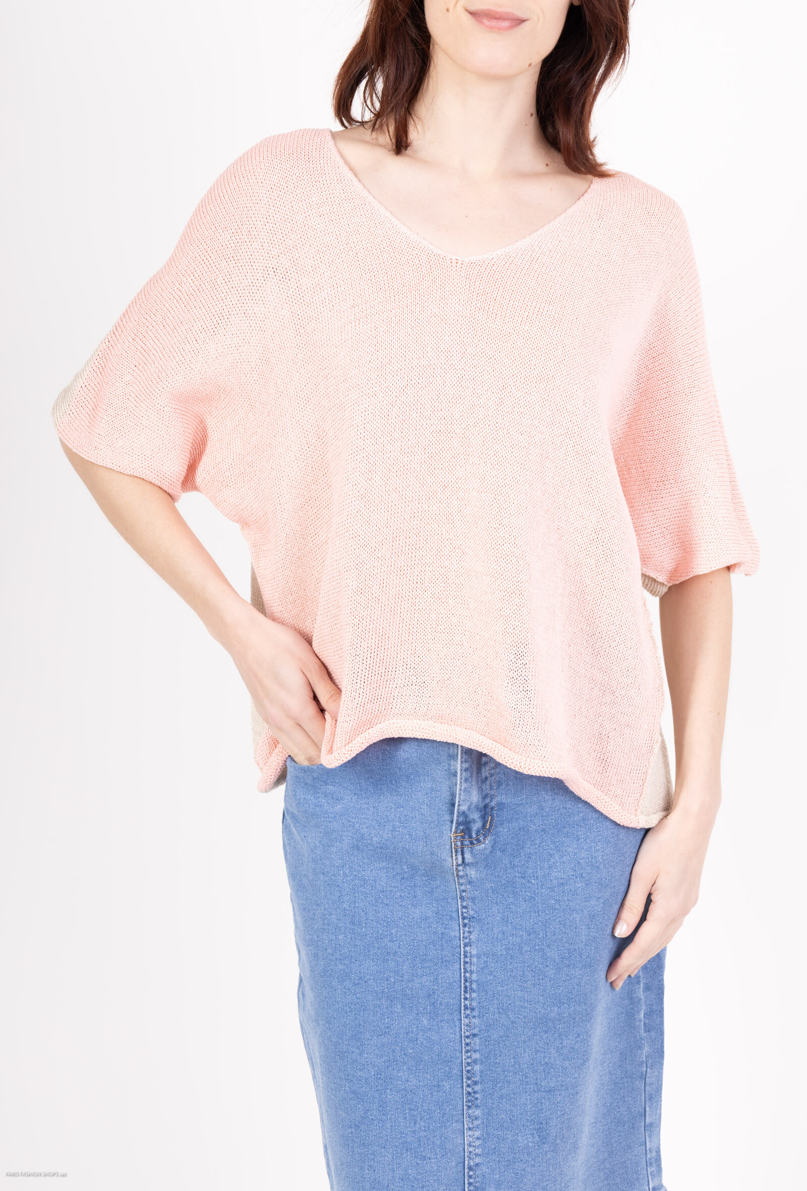 Mayorista For Her Paris Grande Taille - Top in Two -Color Mesh, V -neck, mangas cortas
