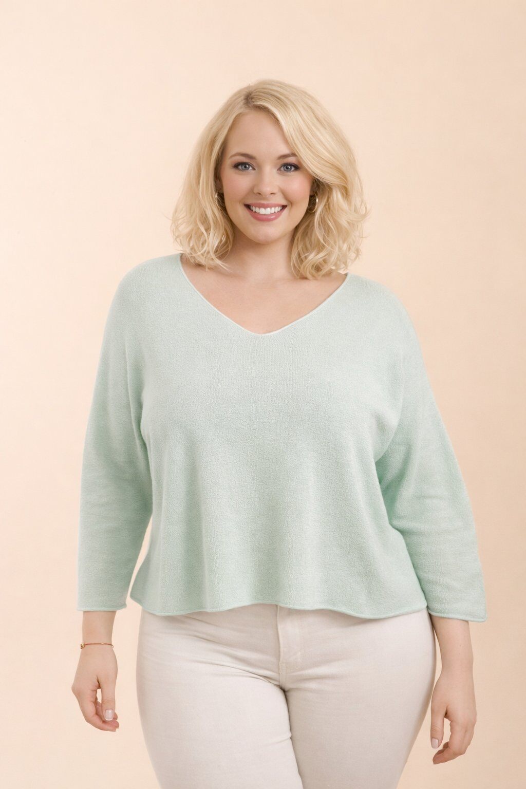 Wholesaler For Her Paris Grande Taille - This seamless viscose V-neck sweater with long sleeves