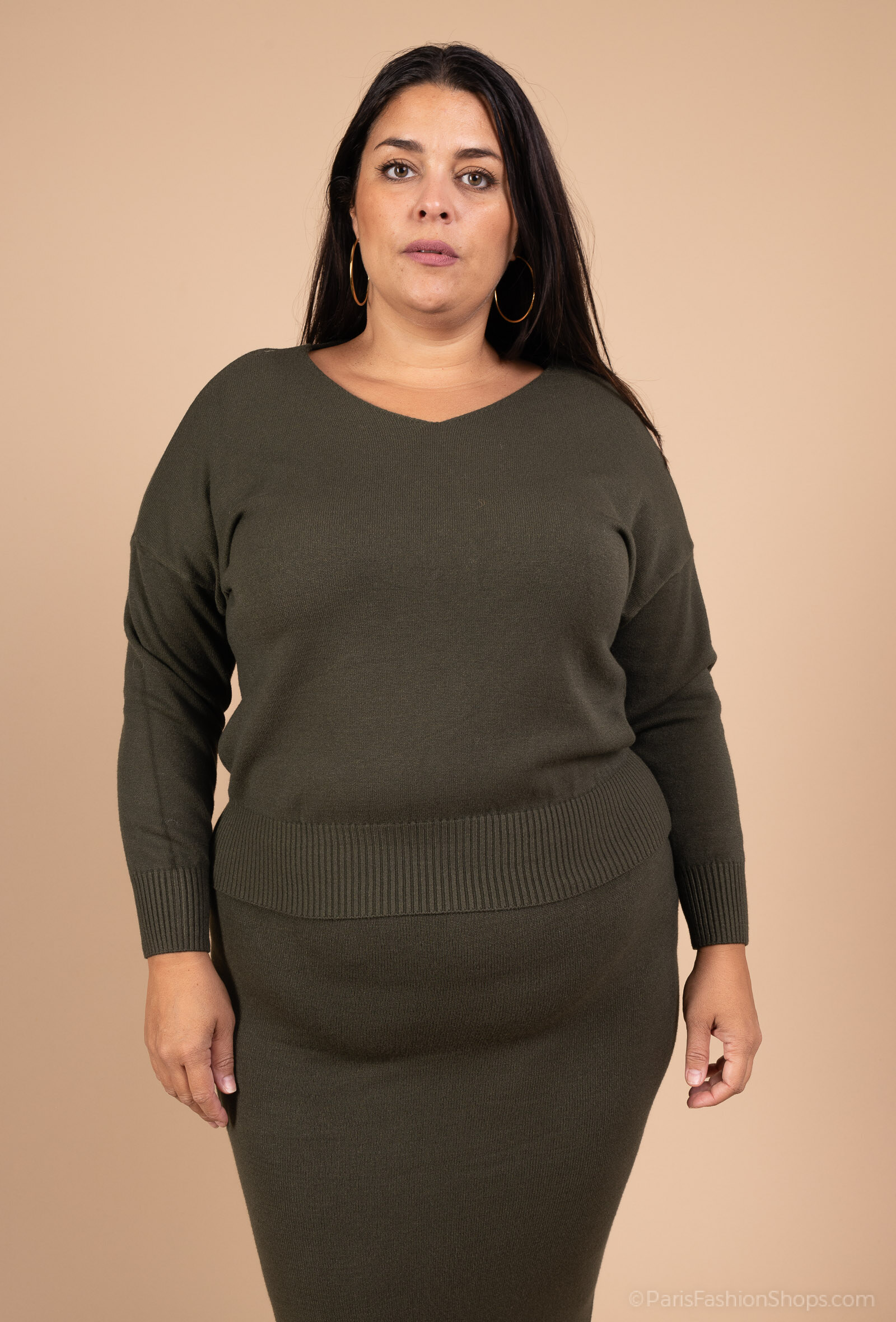 Wholesaler For Her Paris Grande Taille - Solid color oversized V-neck sweater with long sleeves and a relaxed fit