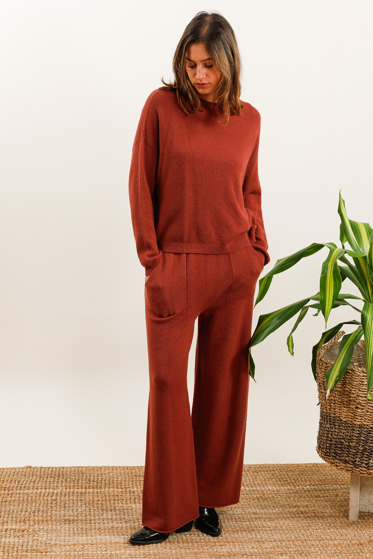 Wholesaler For Her Paris Grande Taille - Solid color crew neck sweater with long sleeves and a cashmere-like feel