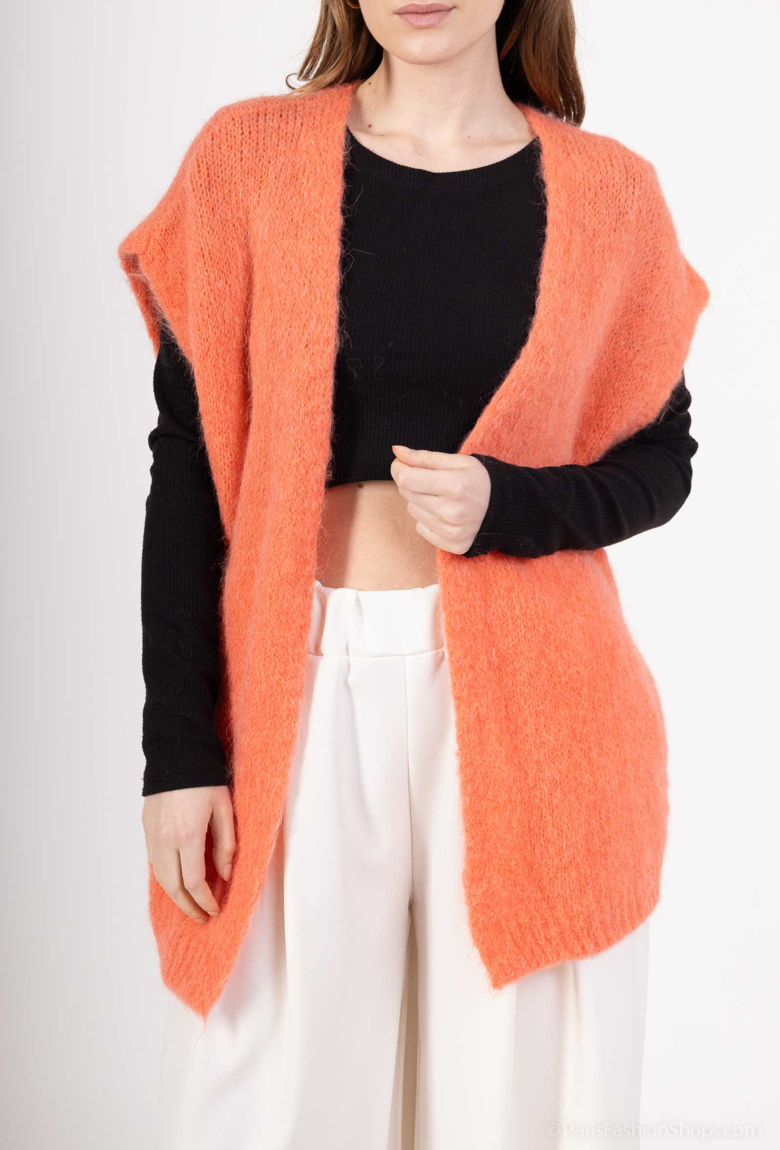 Wholesaler For Her Paris - Solid sleeveless baby alpaca vest does not itch