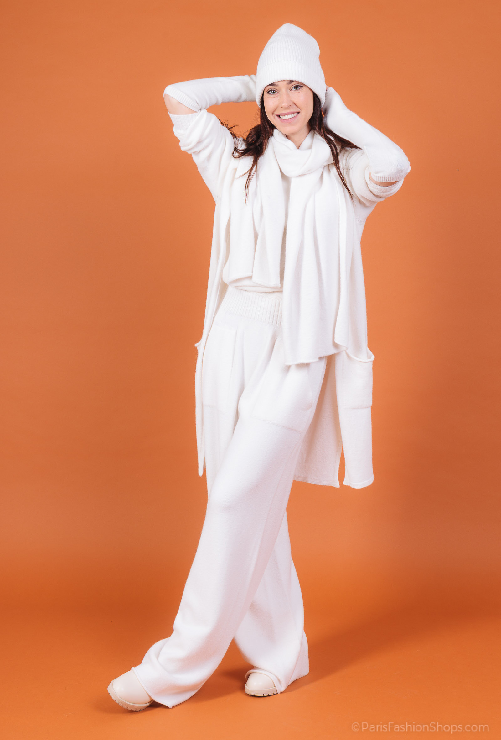 Wholesaler For Her Paris - Long plain cardigan with long sleeves cashmere touch and 2 pockets