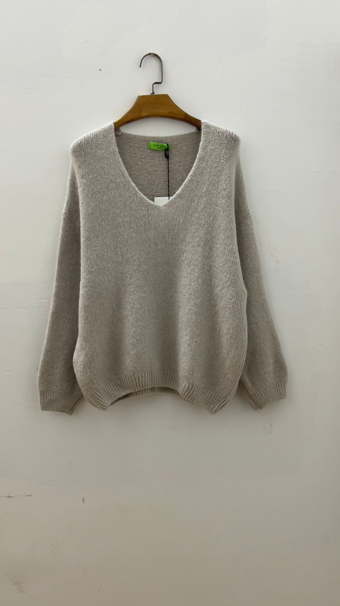 Wholesaler For Her Paris - Plain oversized V-neck sweater in baby alpaca, long sleeves