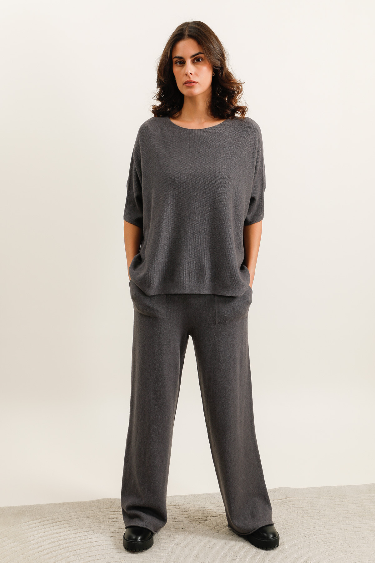 Wholesaler For Her Paris - Solid color round neck short sleeve sweater with a cashmere feel