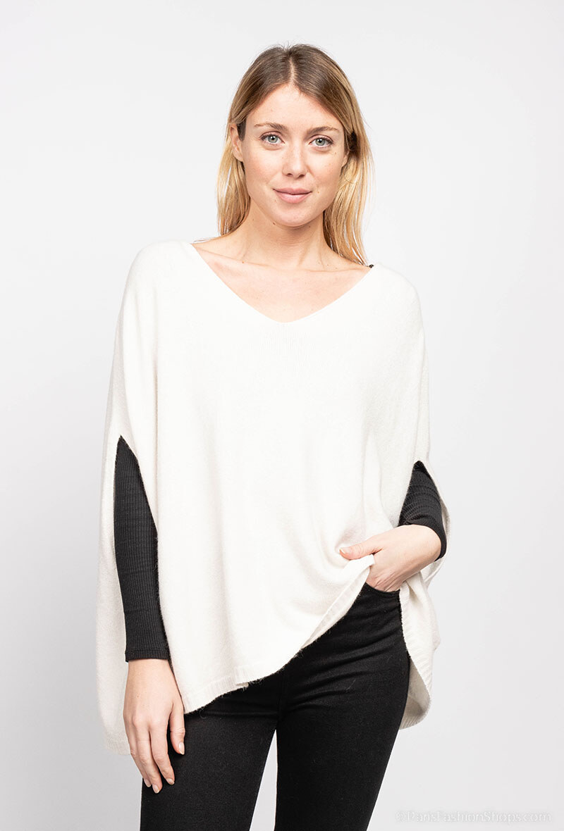 Wholesaler For Her Paris - Seamless oversized solid knit poncho with cashmere feel