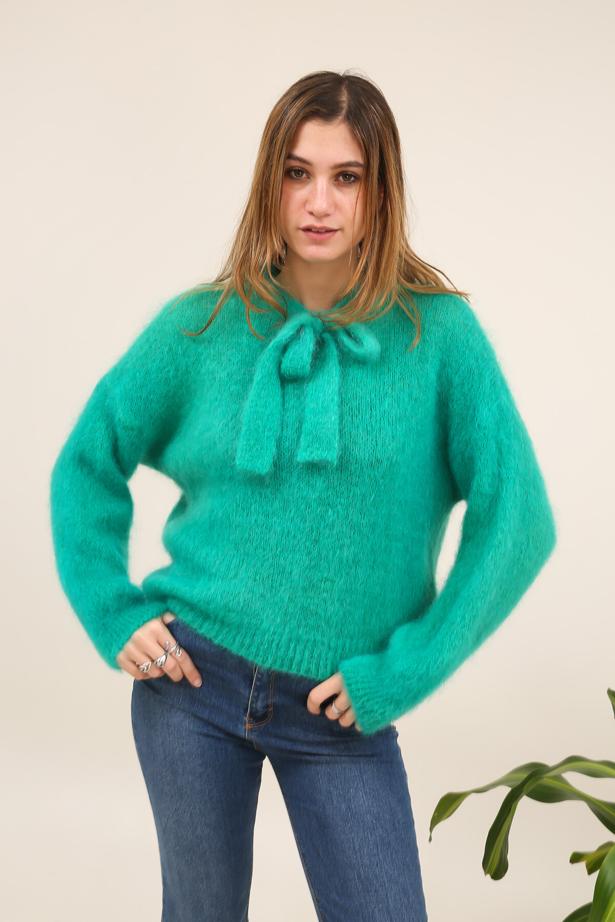 Wholesaler For Her Paris - 80% kid mohair sweater with long sleeves and a tie-neck collar Timeless premium sweater