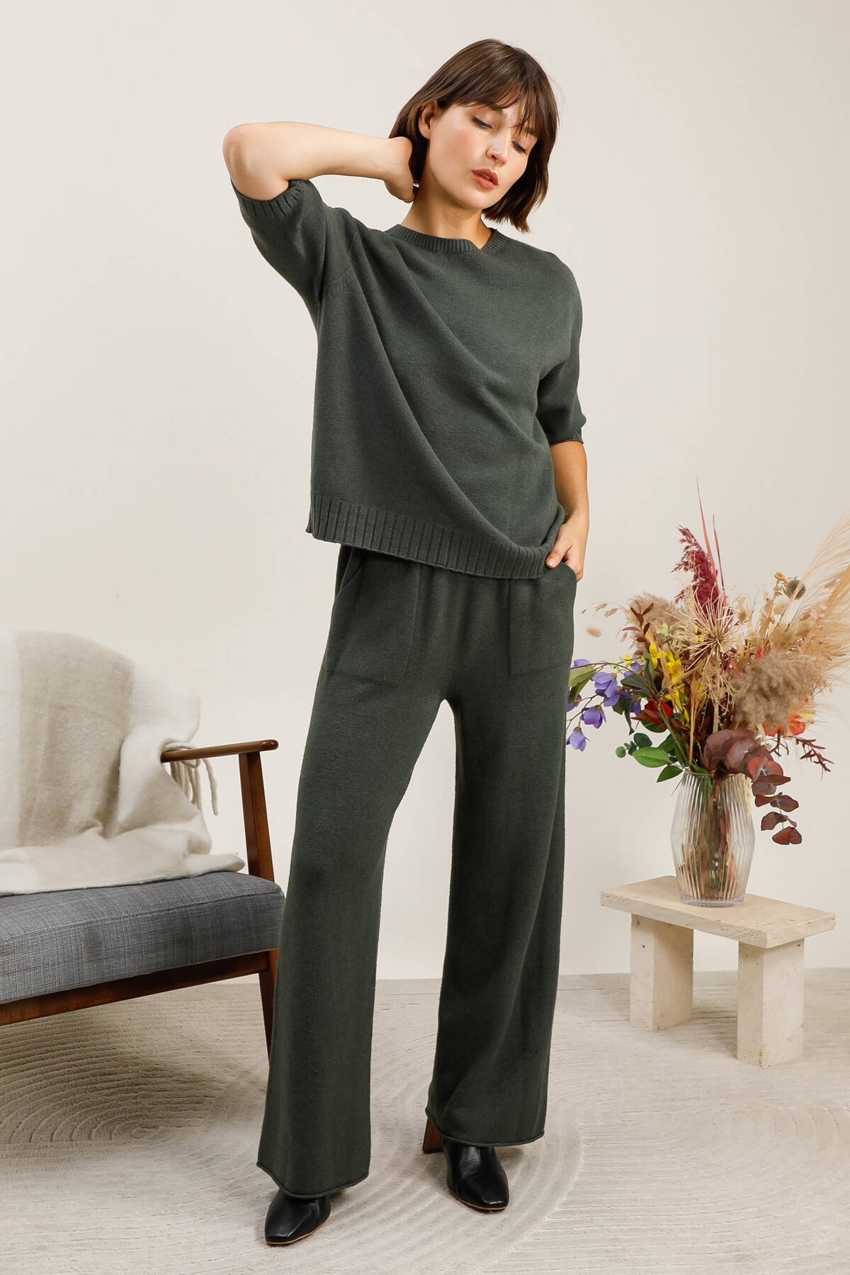 Wholesaler For Her Paris - Round neck short sleeve sweater with a sophisticated back and cashmere-like feel