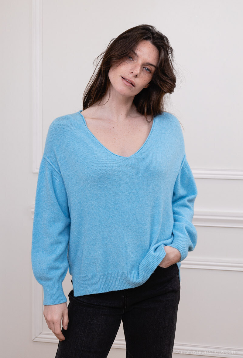 Wholesaler For Her Paris - Solid V-neck sweater with long sleeves and a cashmere feel