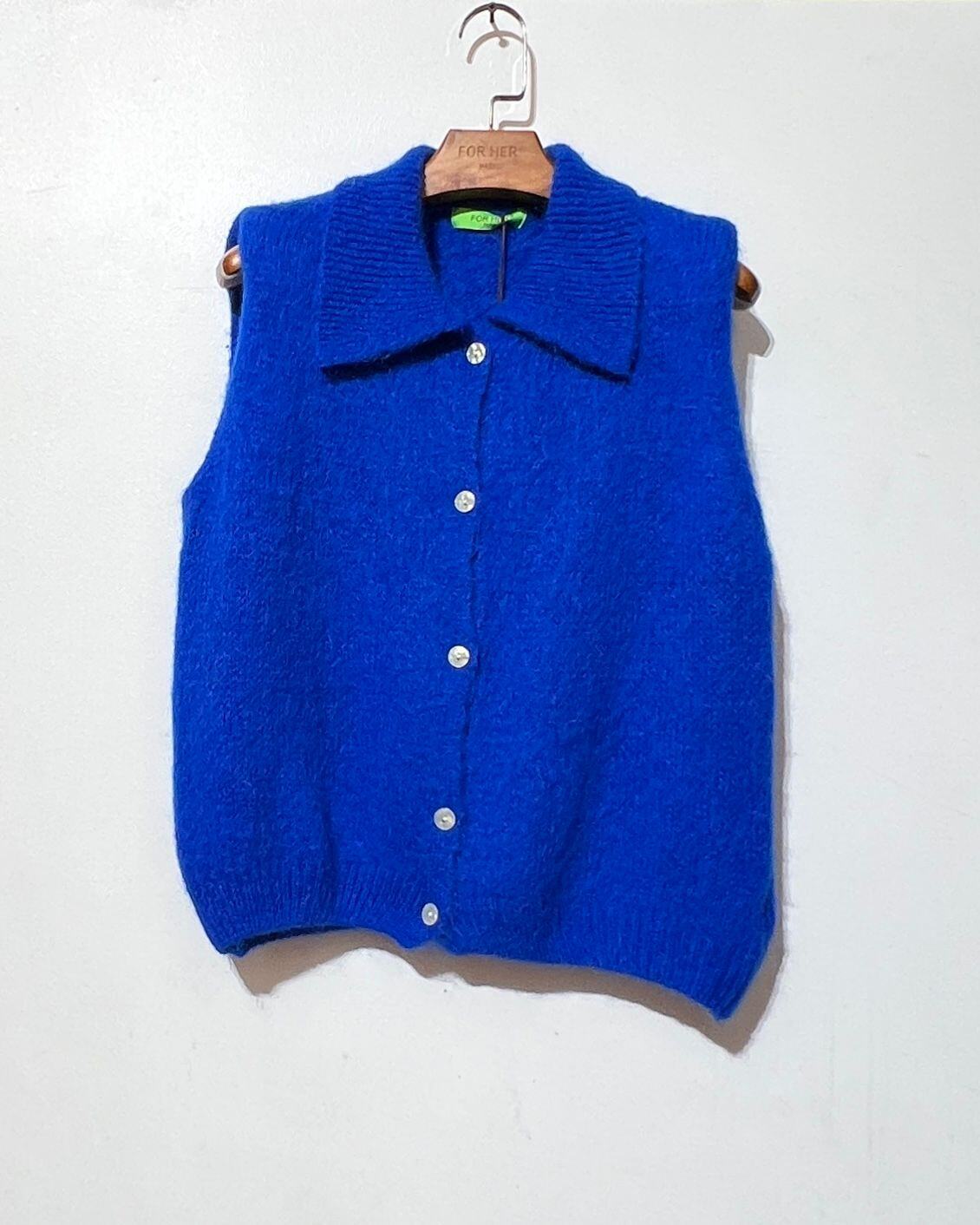 Wholesaler For Her Paris - Sleeveless polo collar sweater with front buttons in baby alpaca, non-itchy