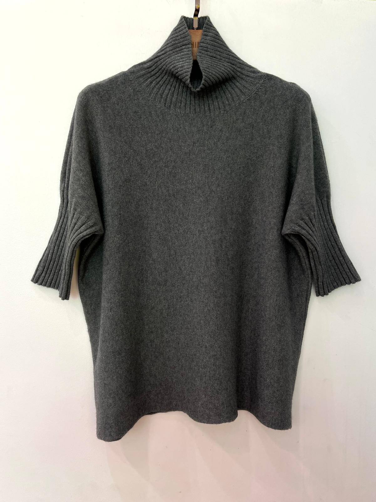 Wholesaler For Her Paris - Solid viscose sweater with a high collar and unique short sleeves