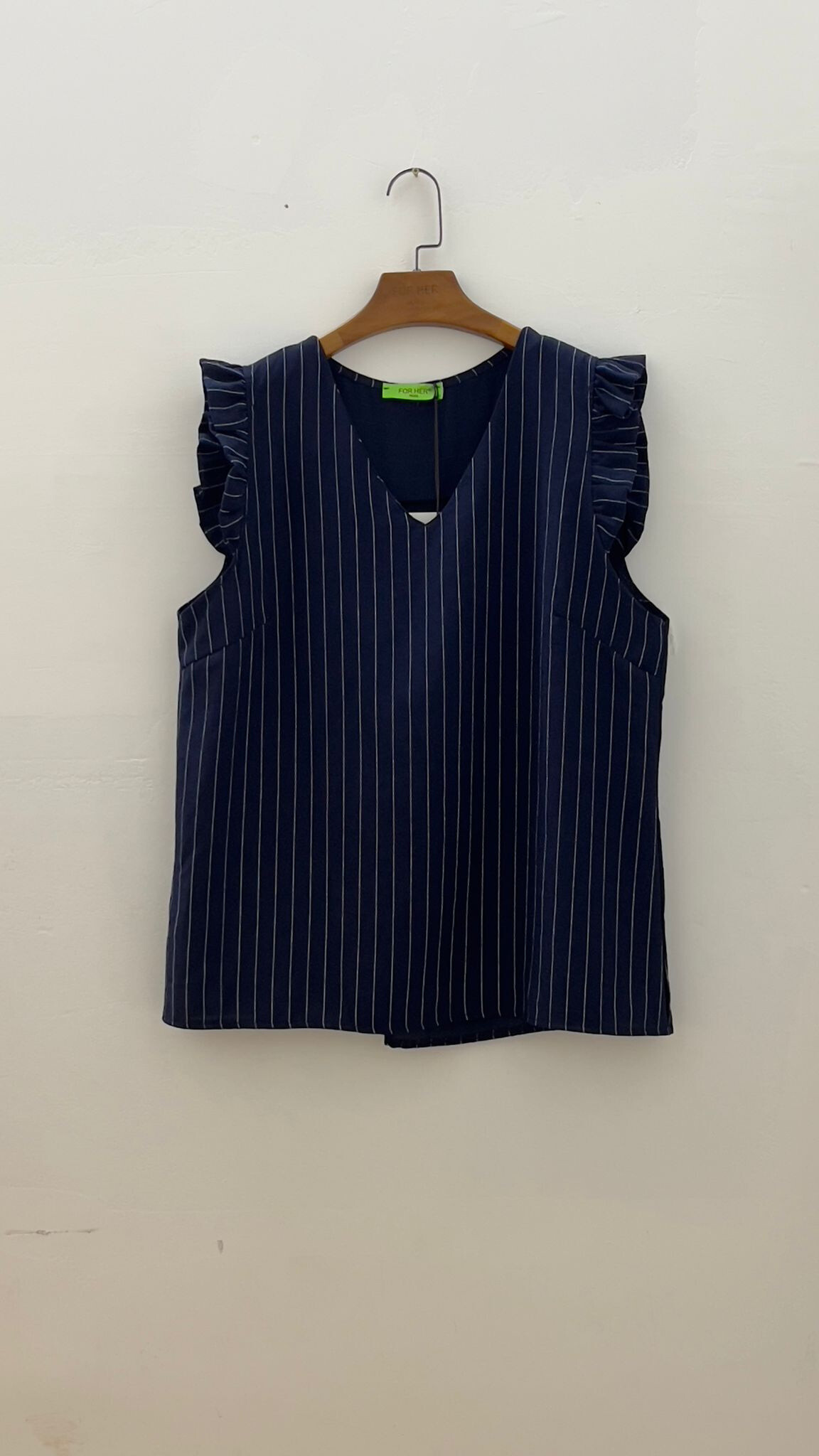Wholesaler For Her Paris - Top Oversize with sleeveless stripes V -neck
