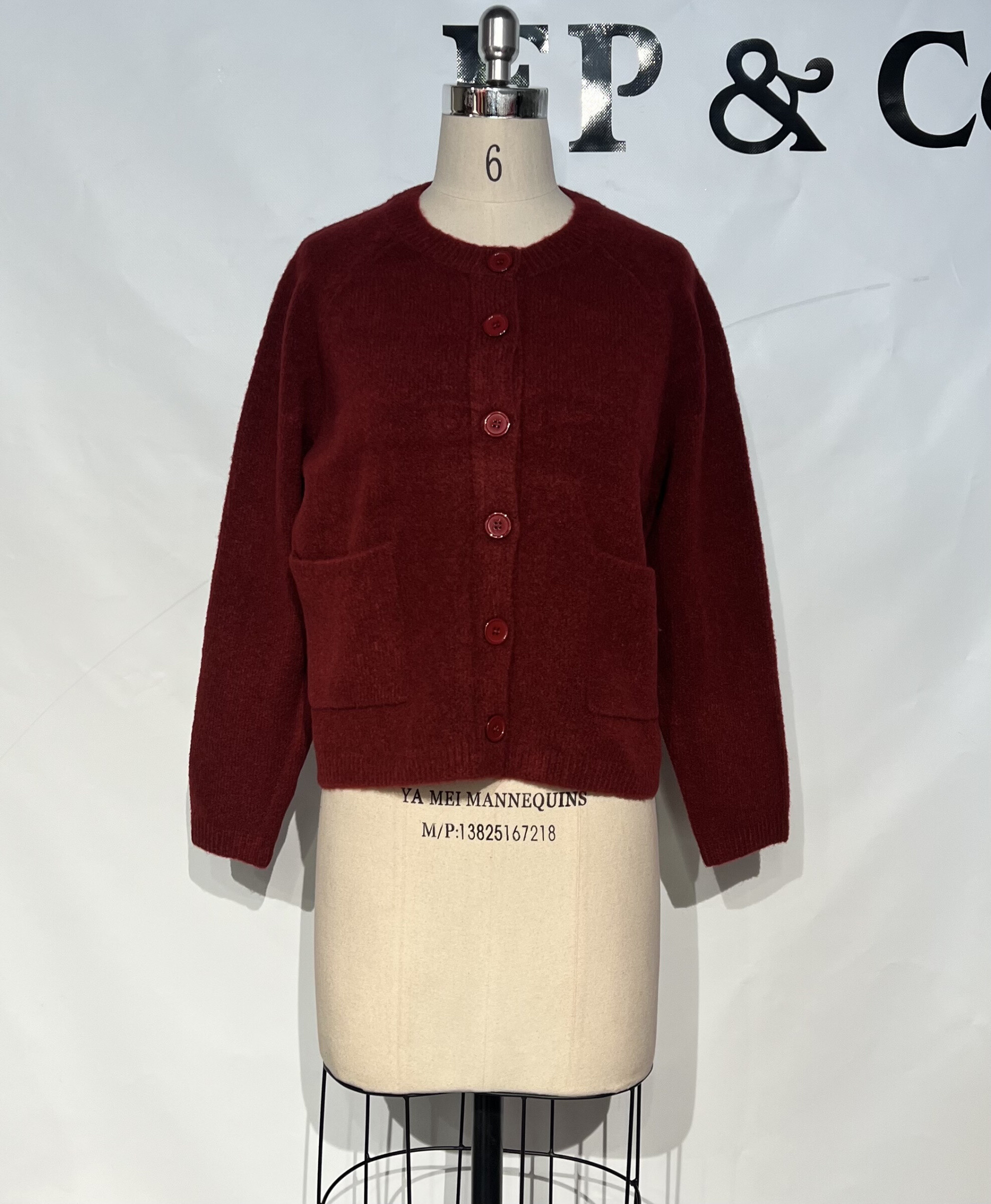 Pull féminin doux, automne/hiver, mélange chaud de laine et polyester, fabriqué en Chine.