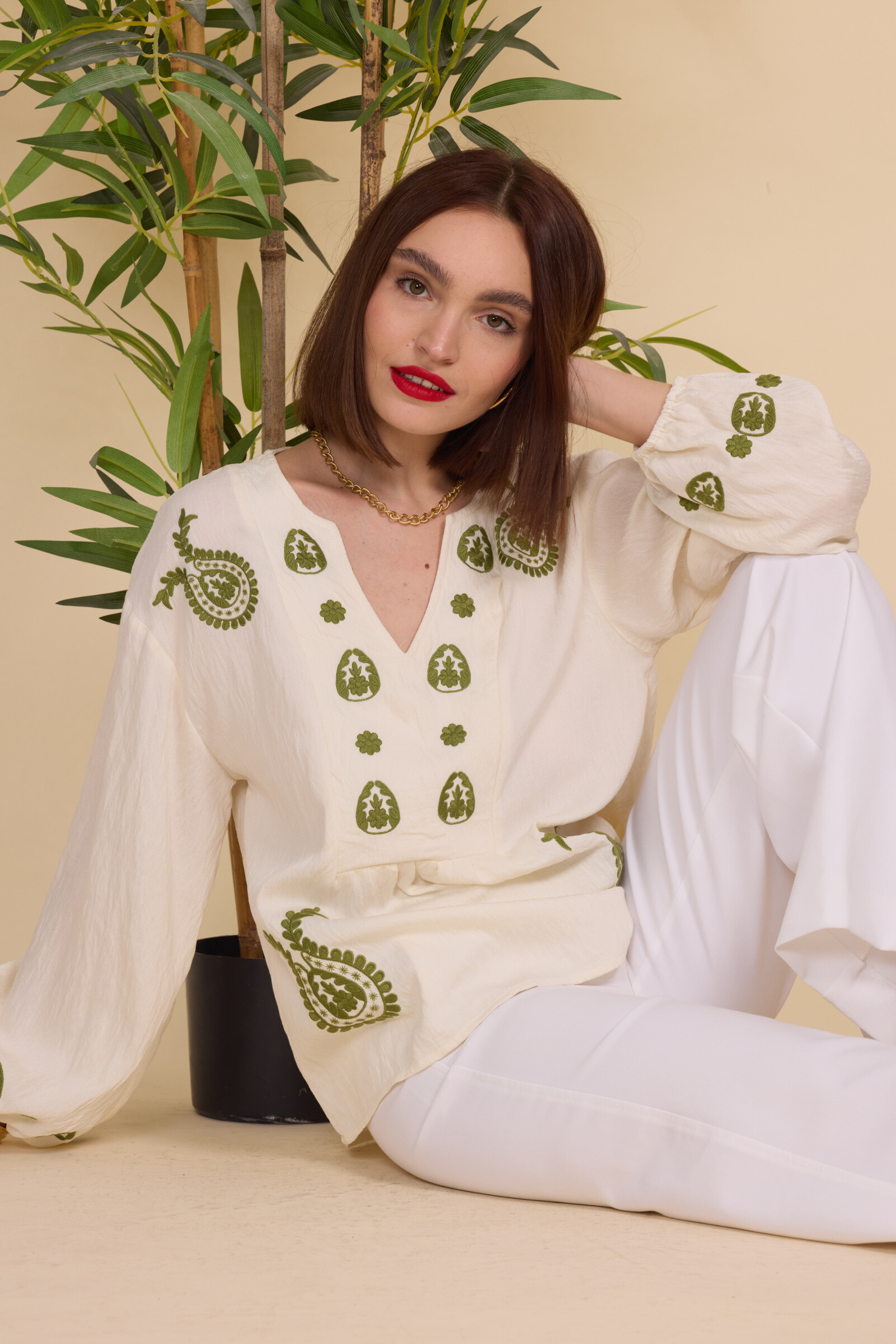 Wholesaler Frime Paris - Embroidered blouse