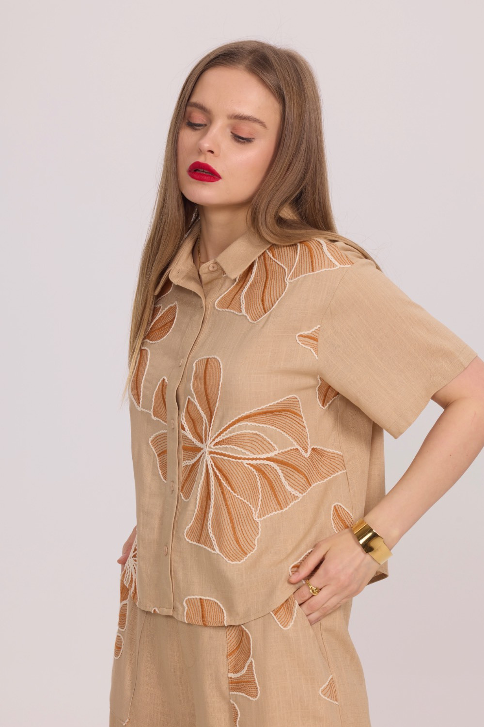 Grossista Frime Paris - Camicia fluida con ricamo floreale