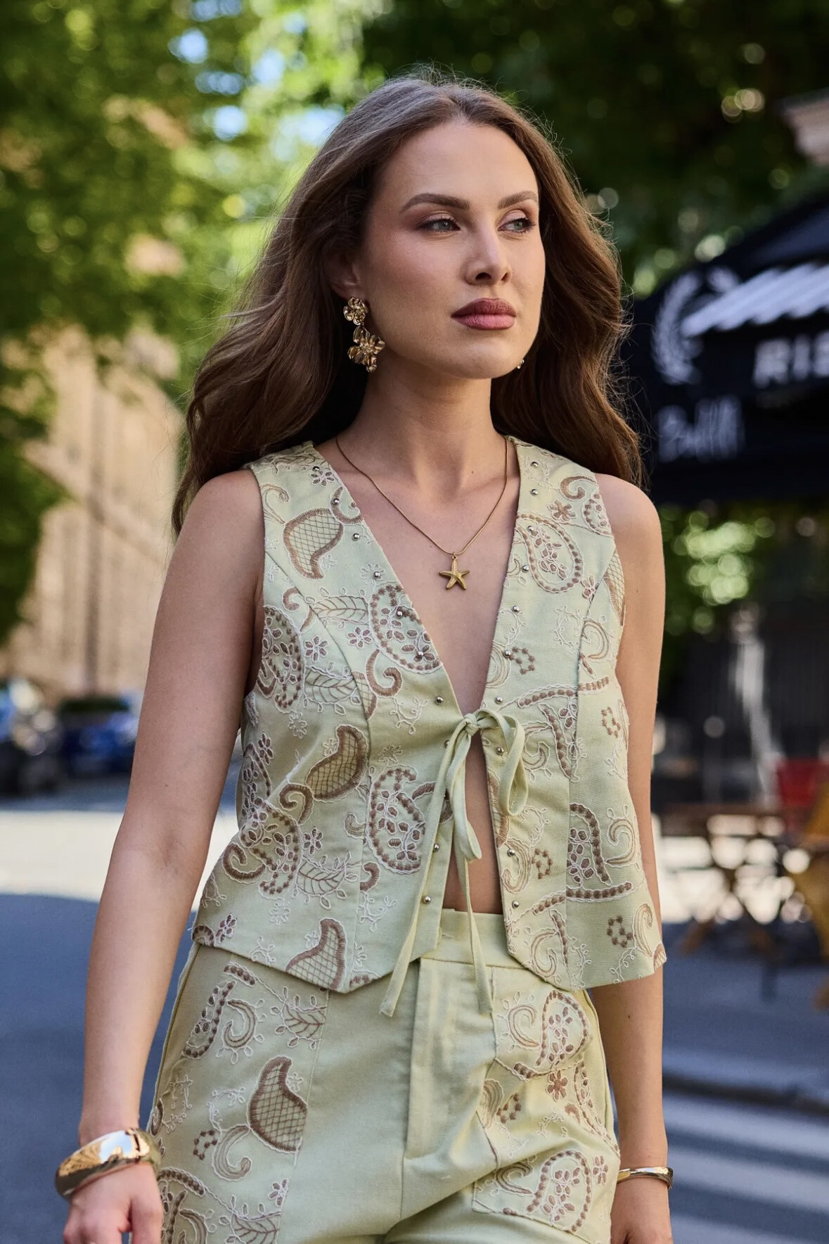 Grossista Frime Paris - Gilet senza maniche ricamato