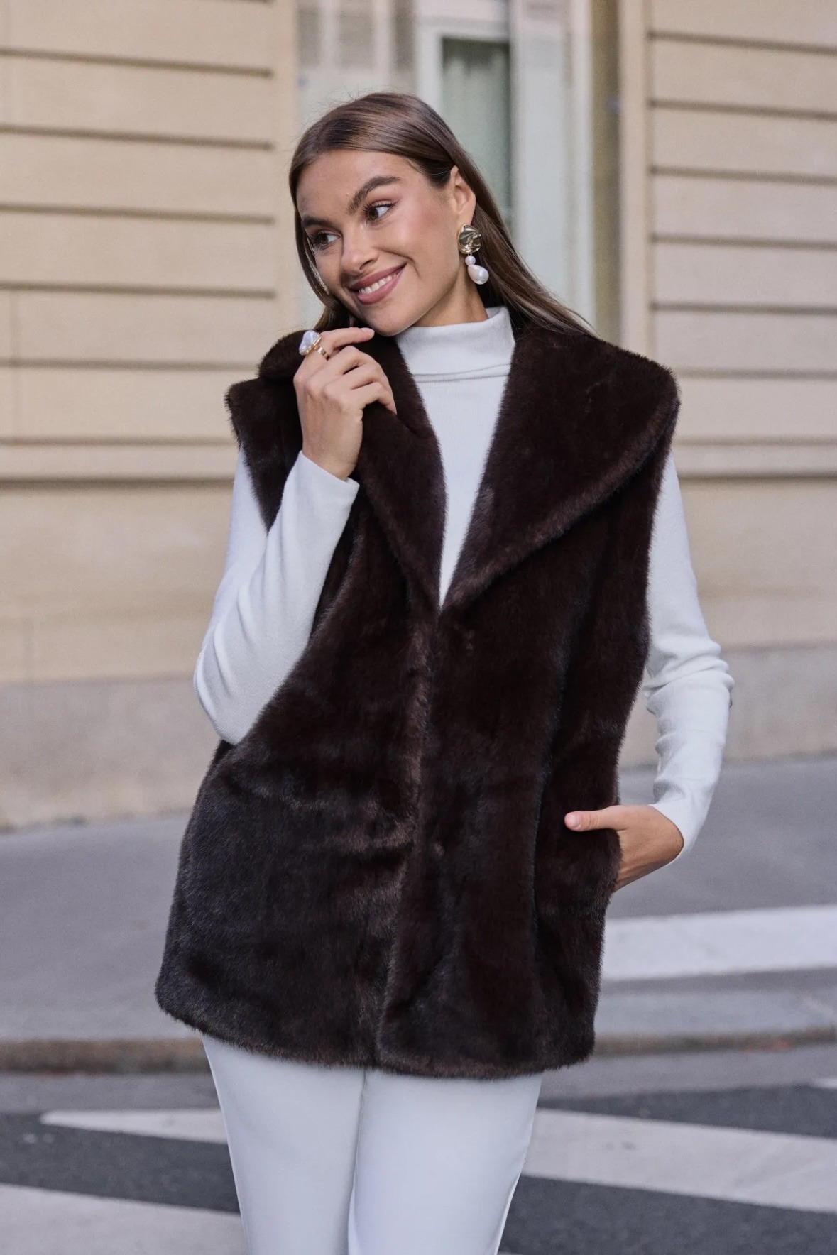 Grossiste Frime Paris - Gilet long sans manche en fausse fourrure