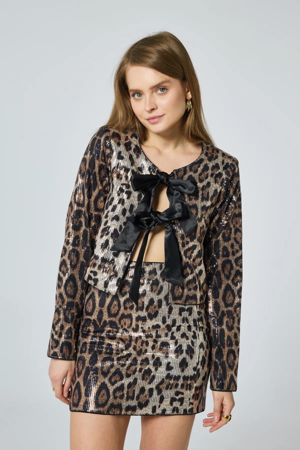 Grossiste Frime Paris - Gilet à sequins avec nœuds satinés